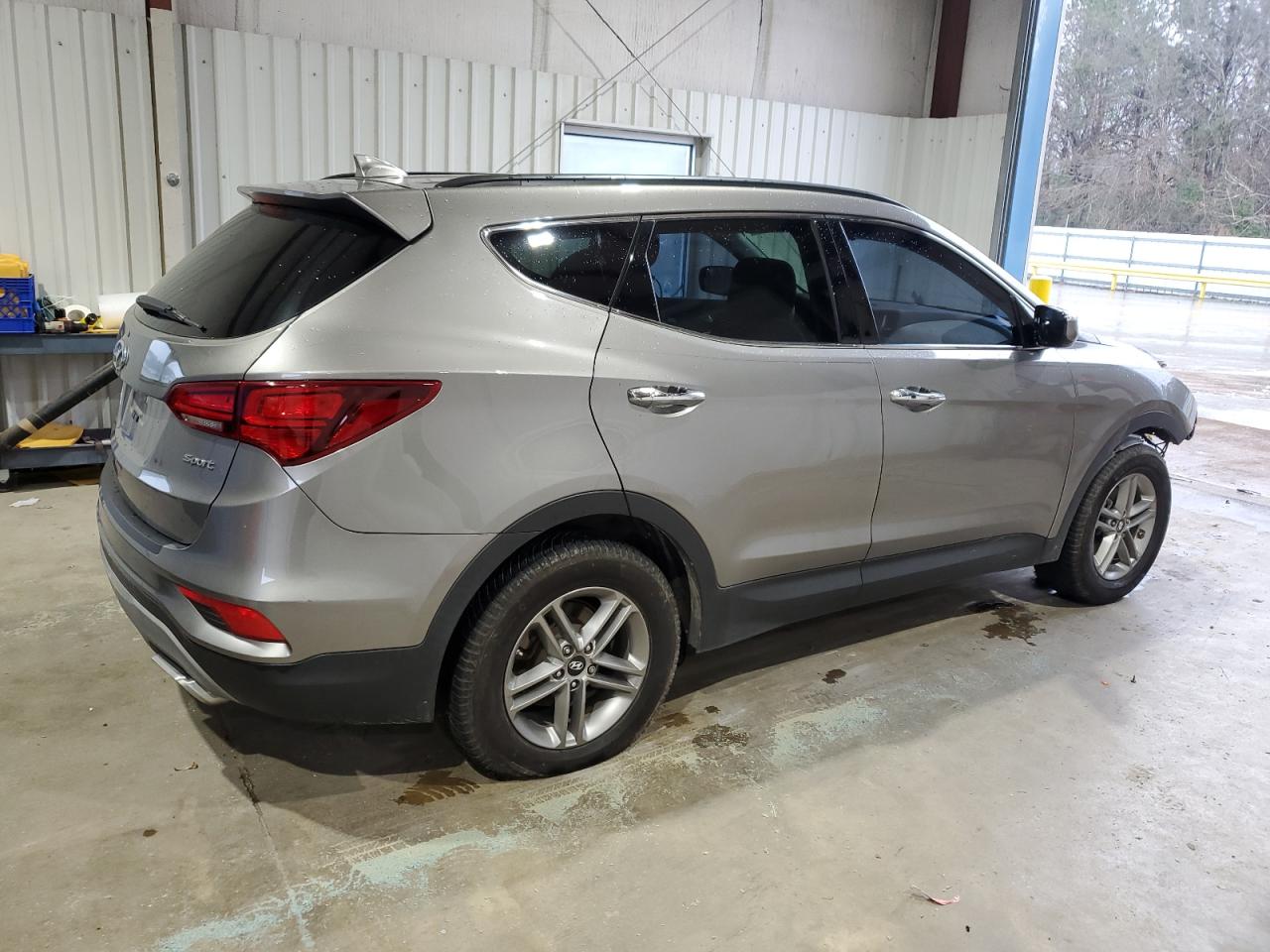 2018 Hyundai Santa Fe - Image 3