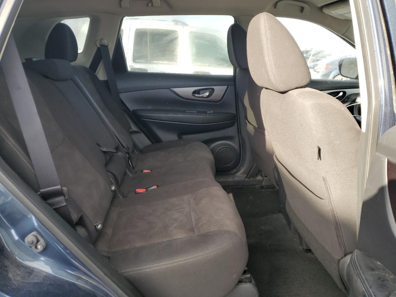 2016 Nissan Rogue - Image 11
