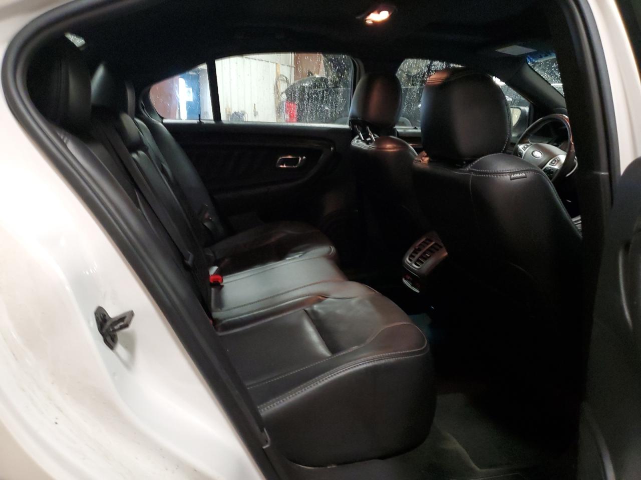 1FAHP2J82JG132979 FORD TAURUS 2018