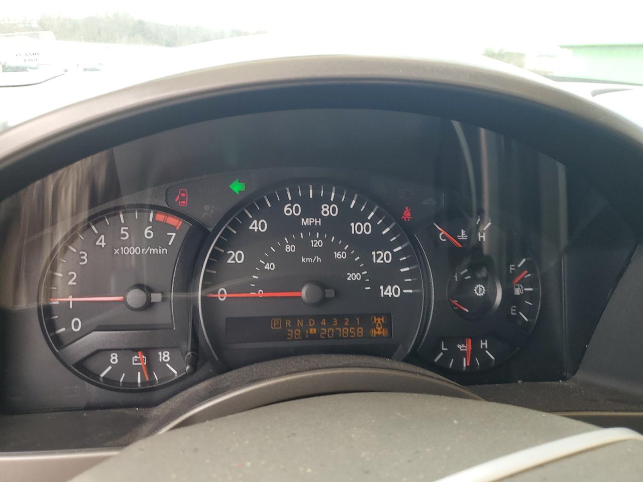2005 Nissan Titan - Image 9