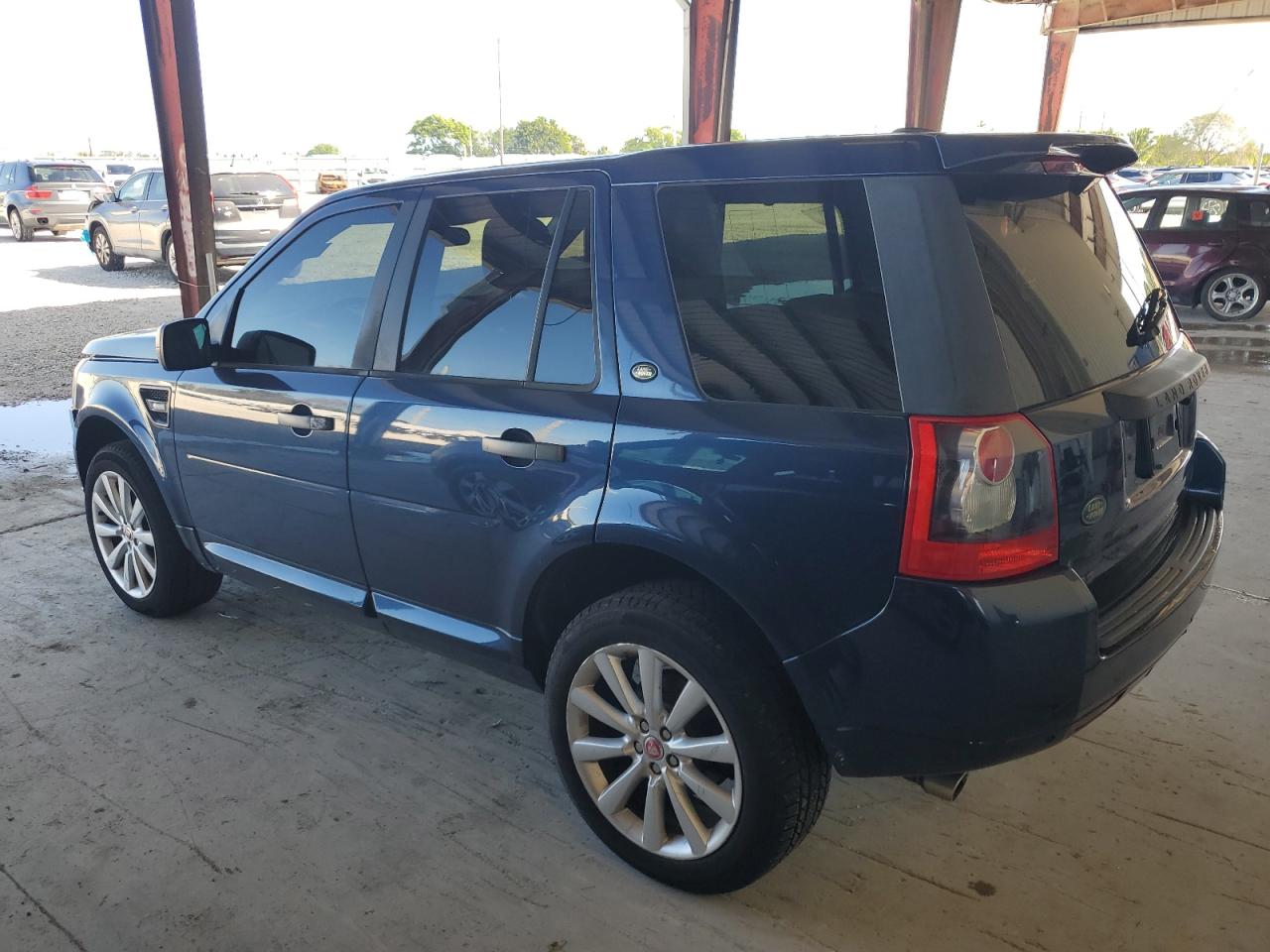 2010 Land Rover LR2 - Image 2