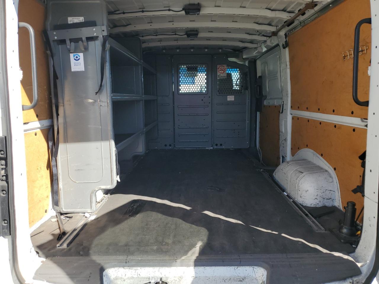 2017 Nissan NV - Image 10