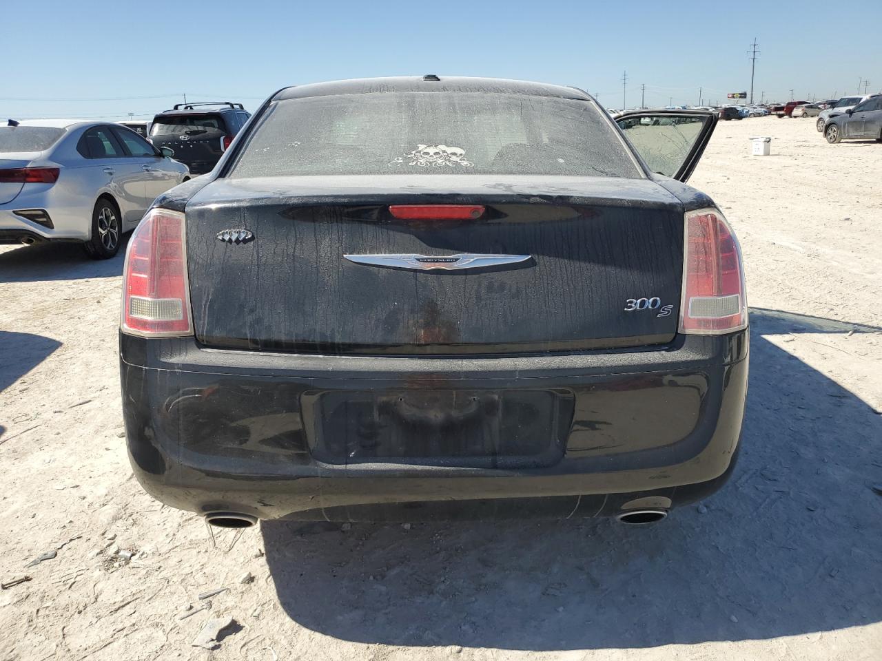 2012 Chrysler 300 - Image 6