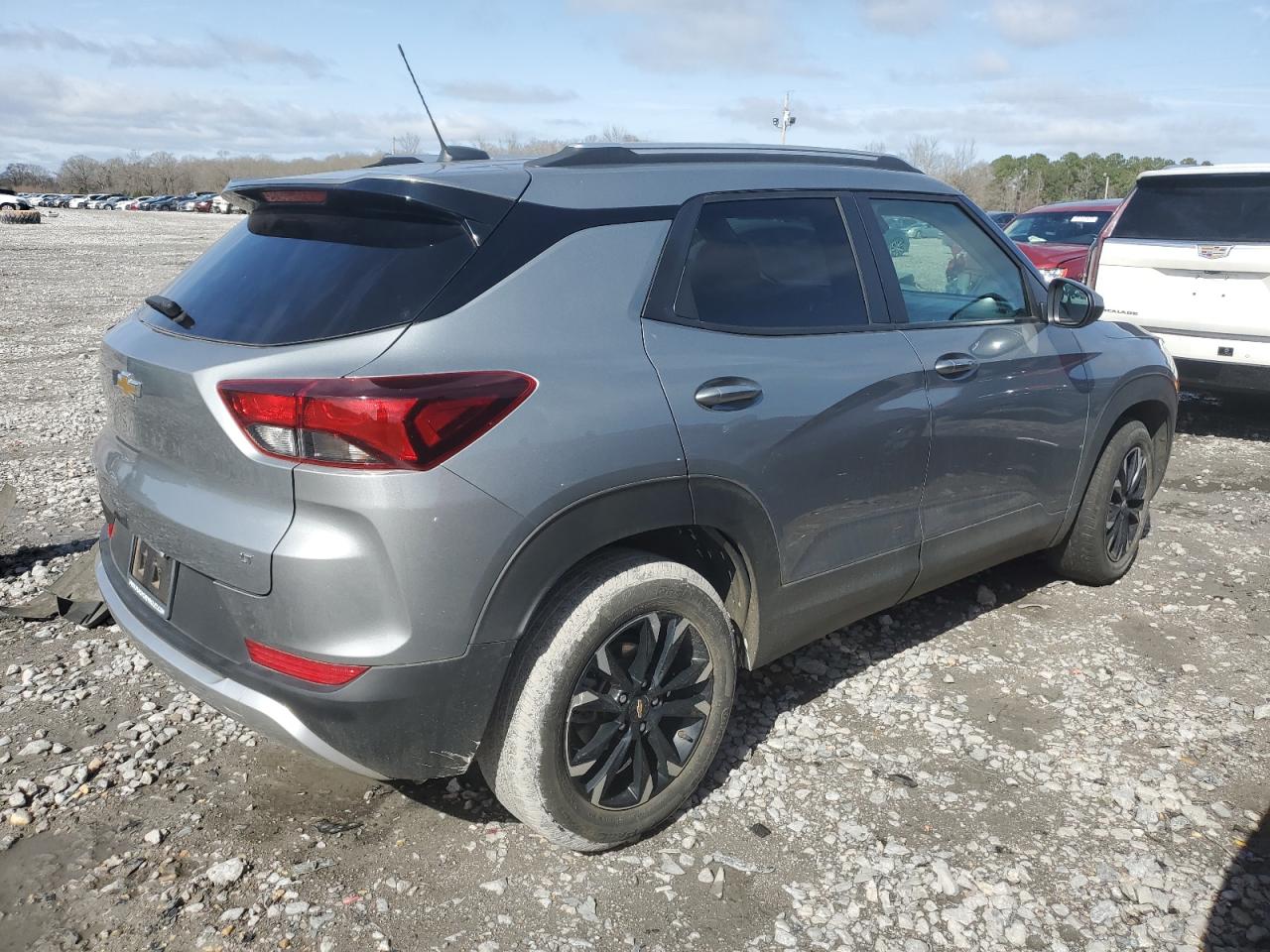 2023 Chevrolet TrailBlazer - Image 3
