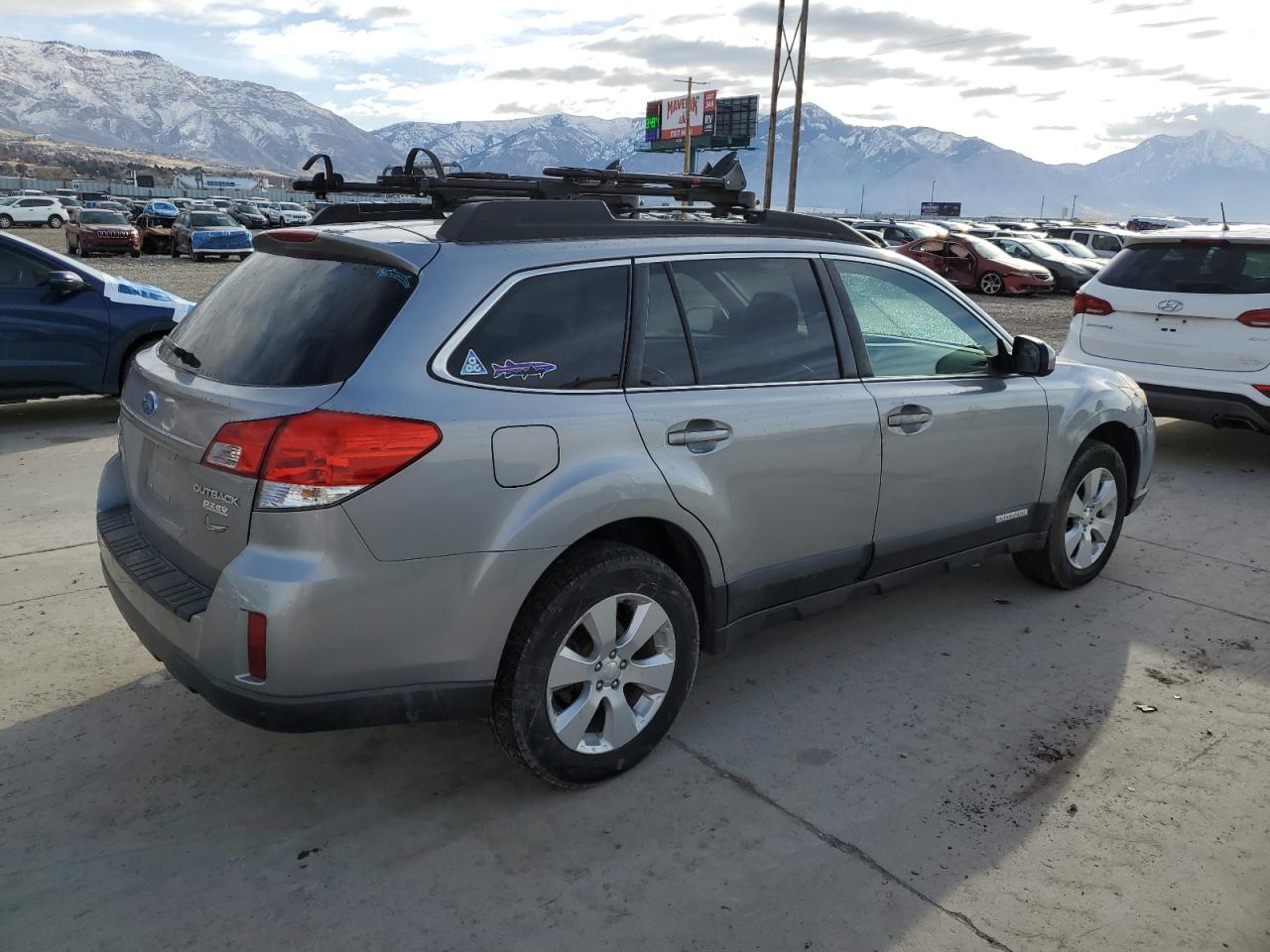 2010 Subaru Outback - Image 3