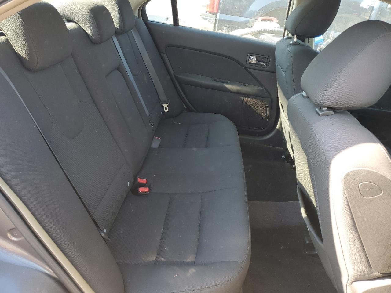 2010 Ford Fusion - Image 10