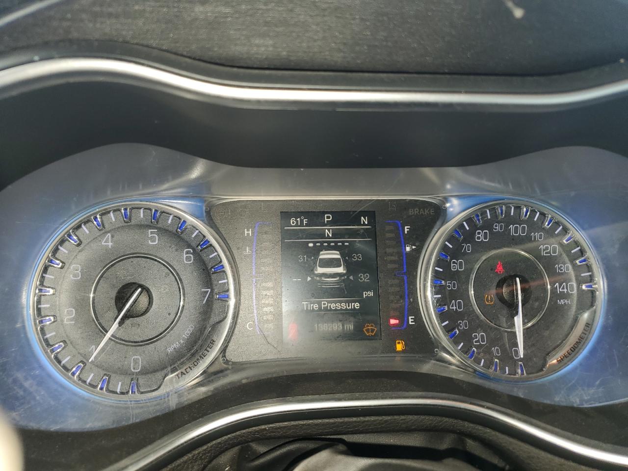2017 Chrysler 200 - Image 9