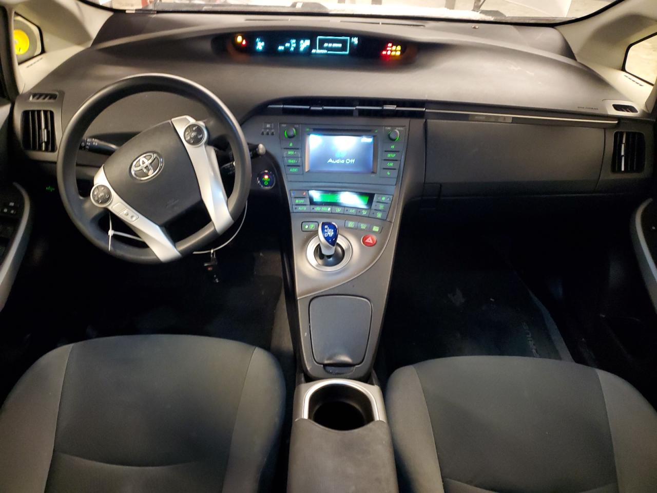 2013 Toyota Prius - Image 8