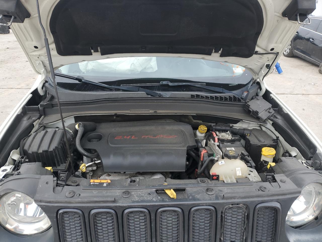 2016 Jeep Renegade - Image 13