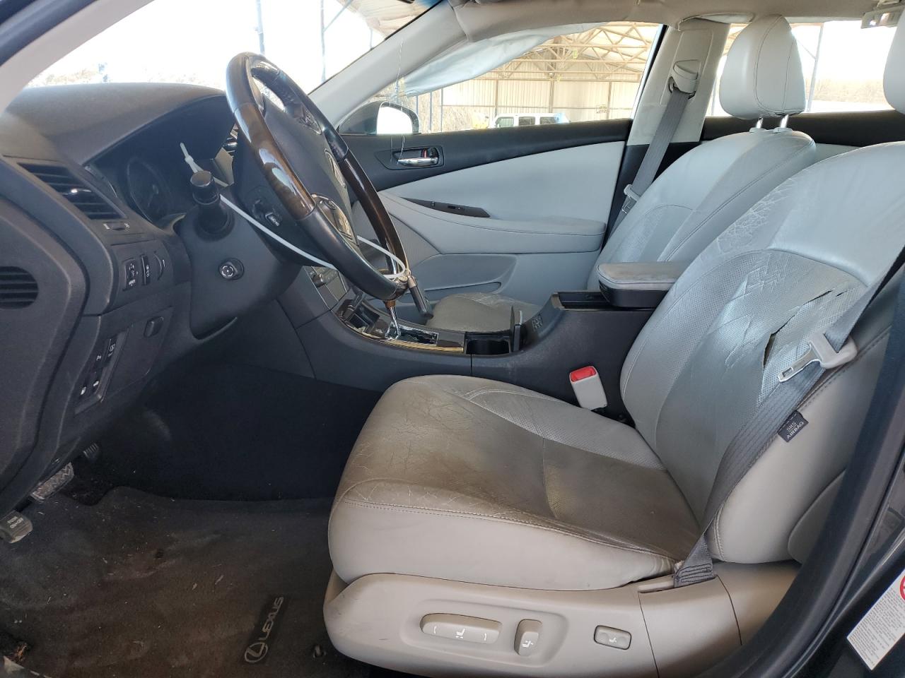 2011 Lexus ES - Image 7
