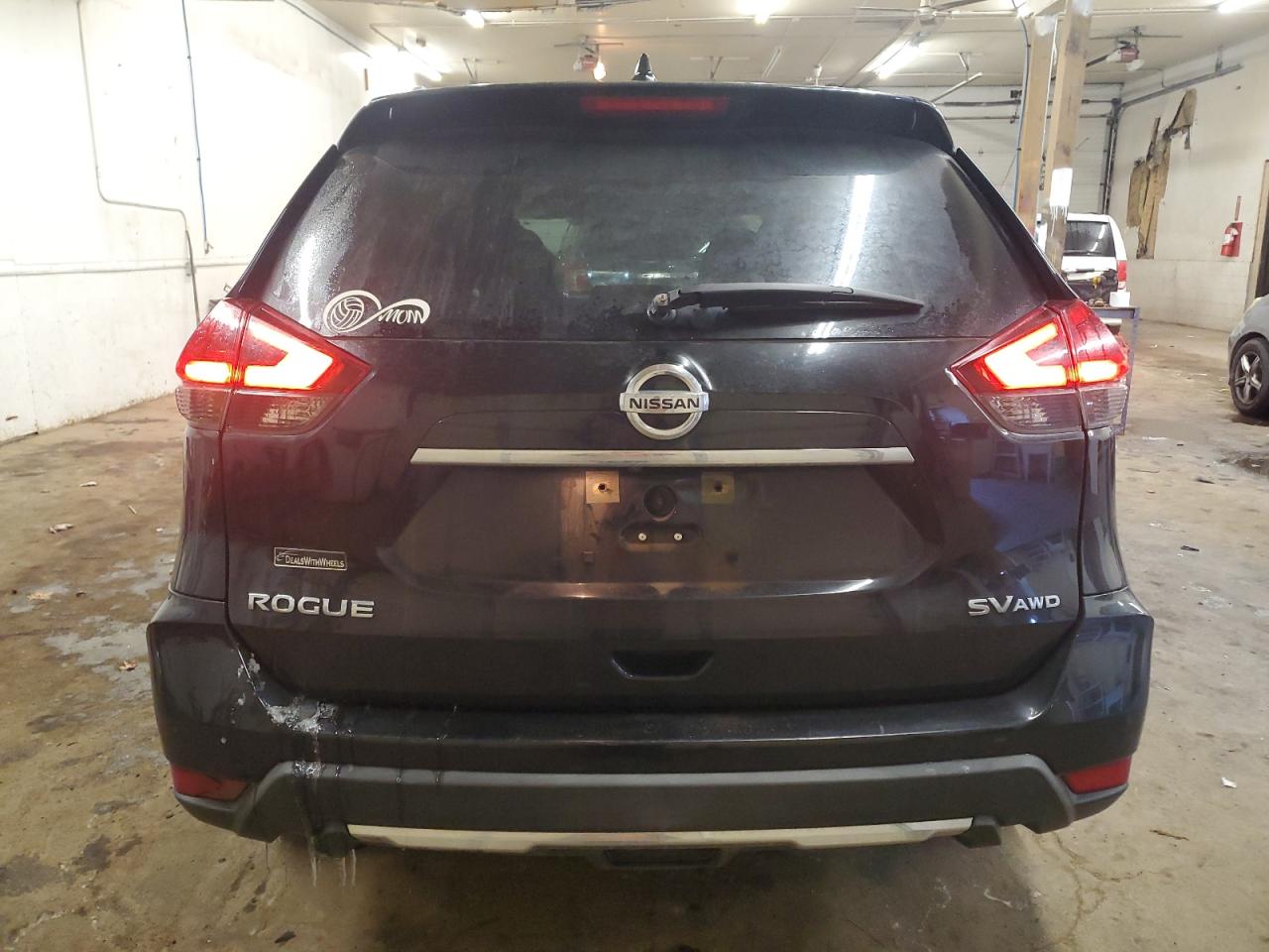 2017 Nissan Rogue - Image 6