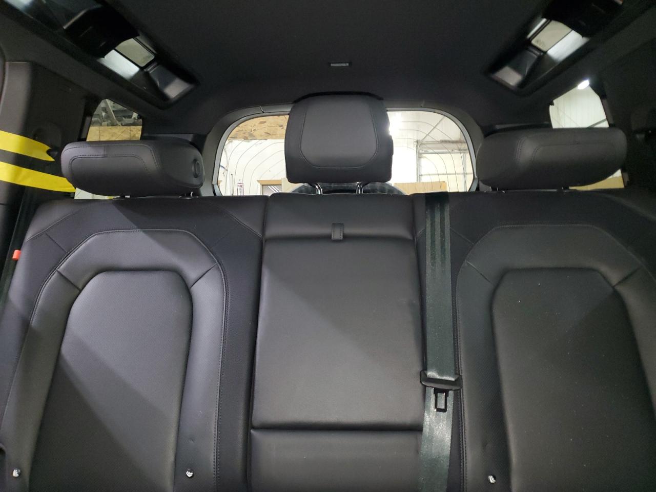 2024 Land Rover Defender - Image 10