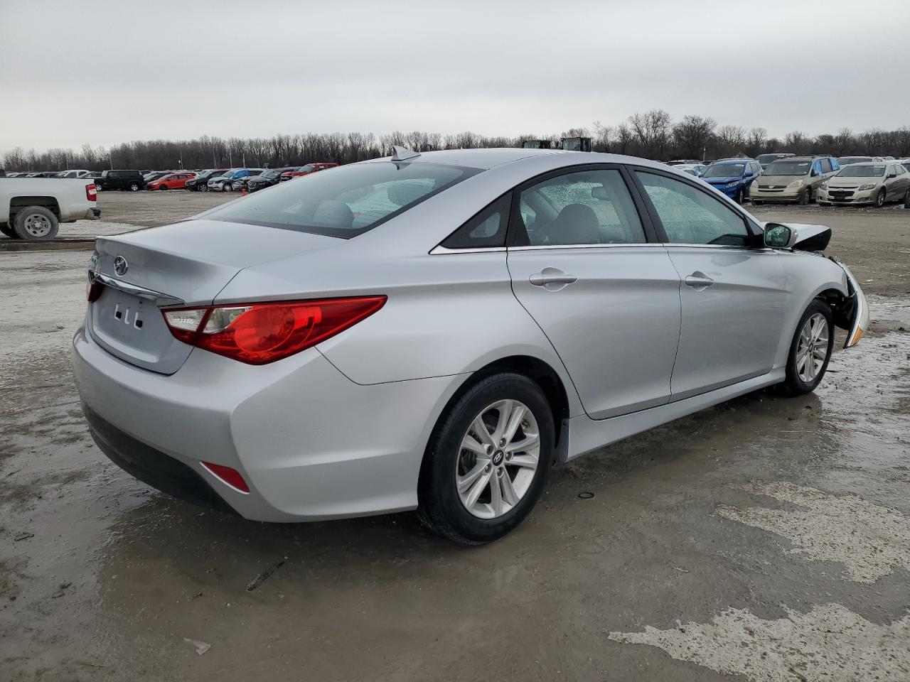 2014 Hyundai Sonata - Image 3