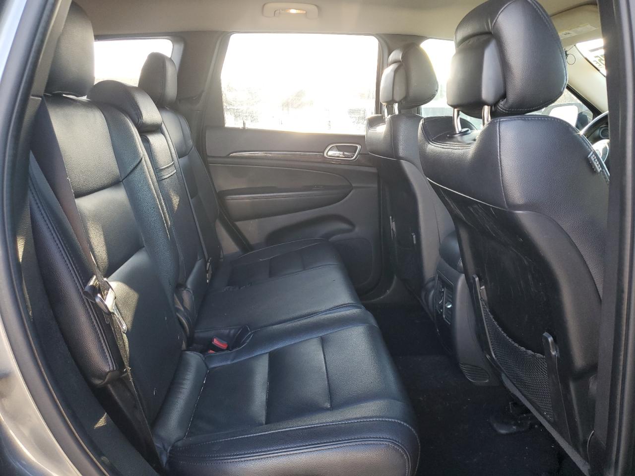 2012 Jeep Grand Cherokee - Image 11