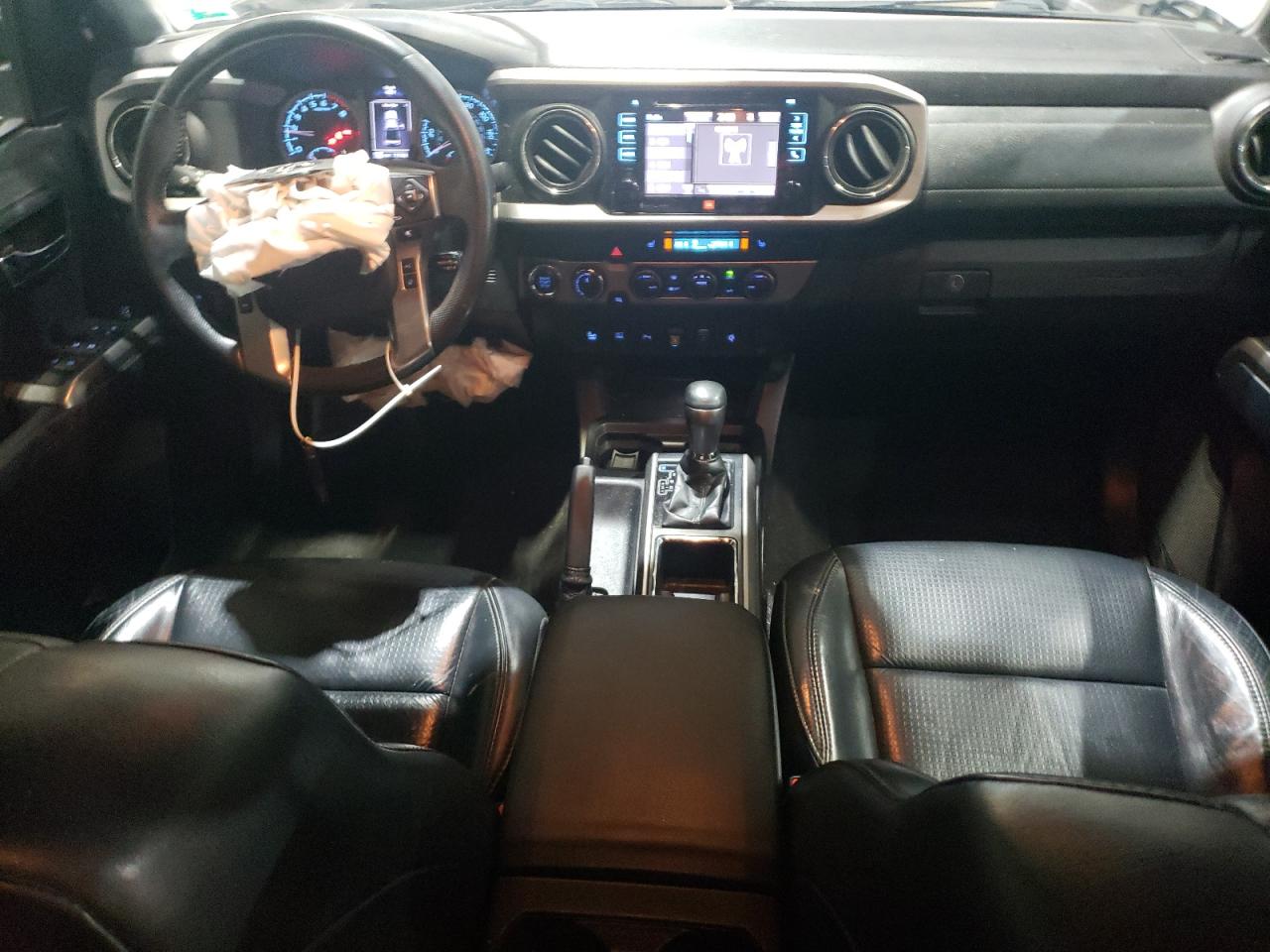 2019 Toyota Tacoma - Image 8