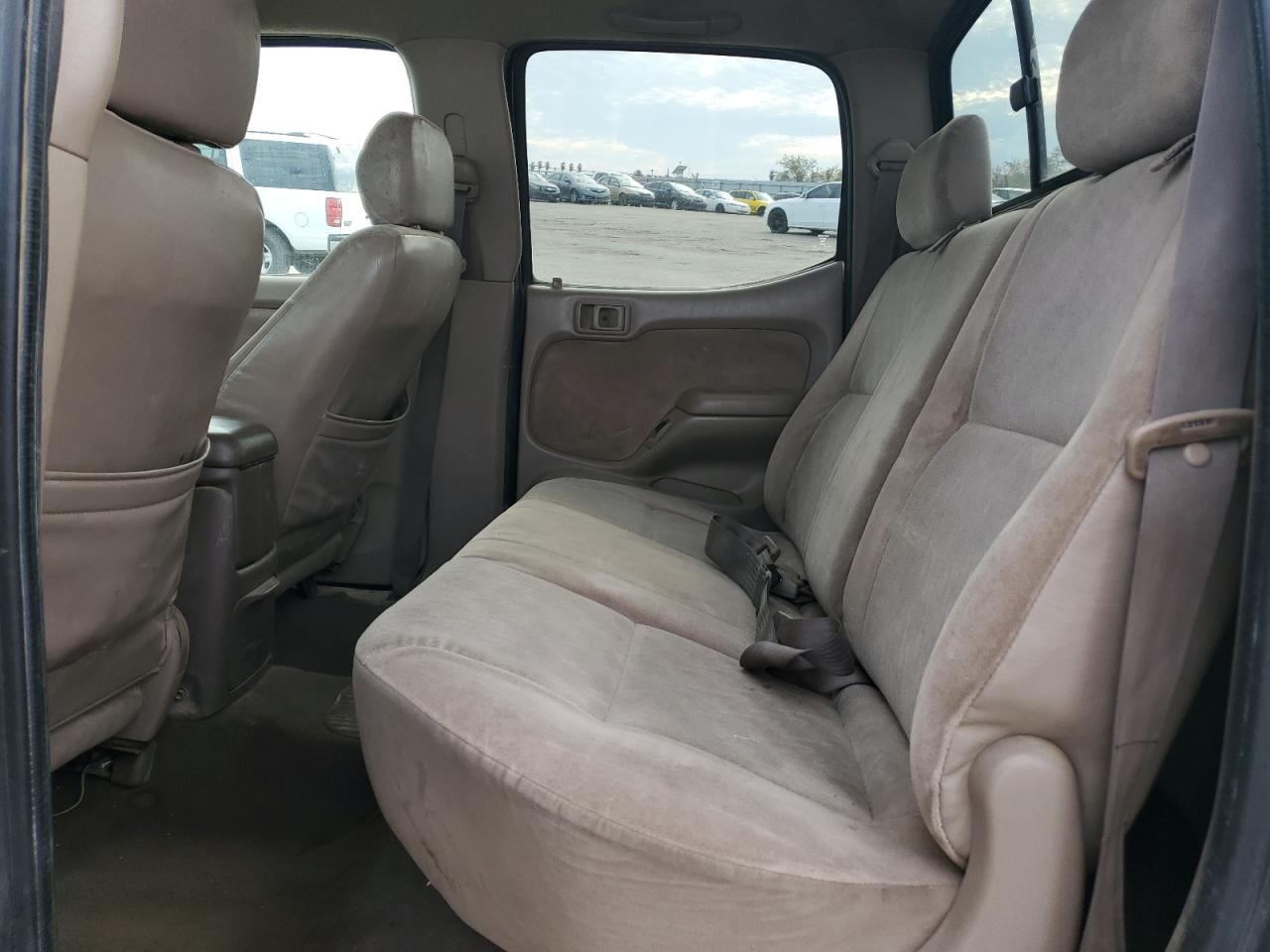 2004 Toyota Tacoma - Image 10