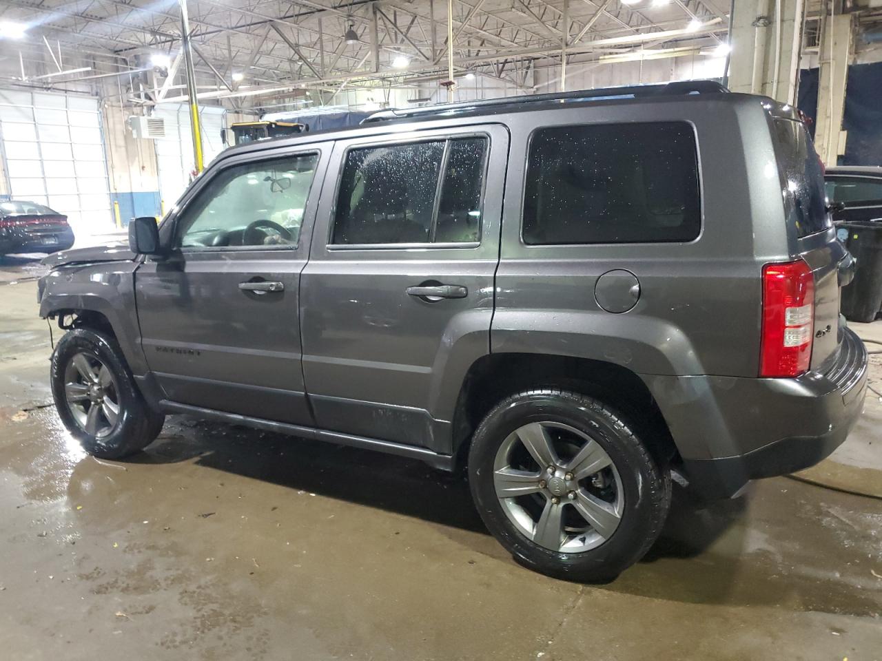 2015 Jeep Liberty (Patriot) - Image 2
