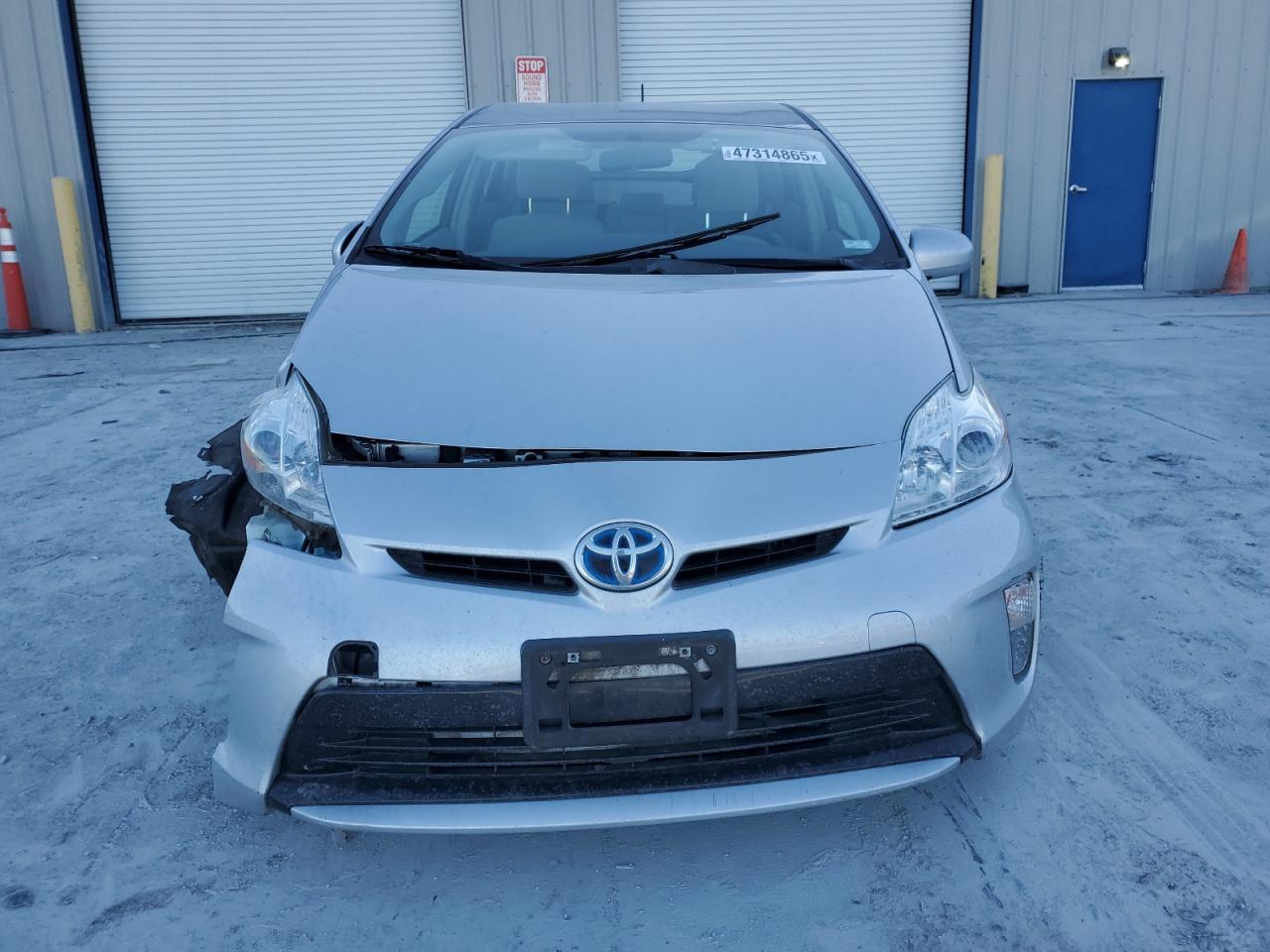2014 Toyota Prius - Image 5