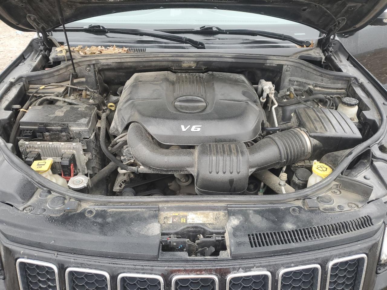 2015 Jeep Grand Cherokee - Image 12