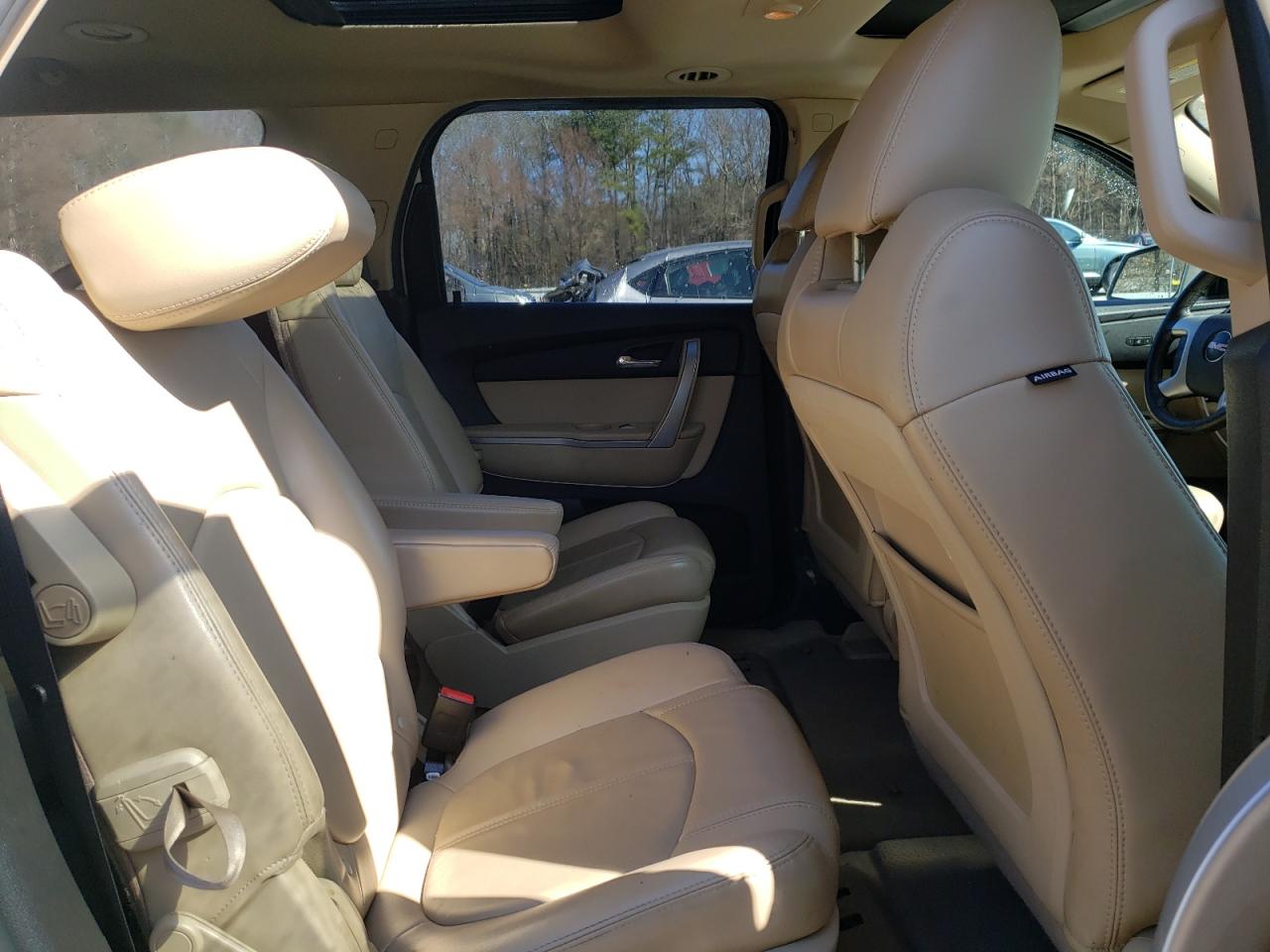 2011 GMC Acadia - Image 11