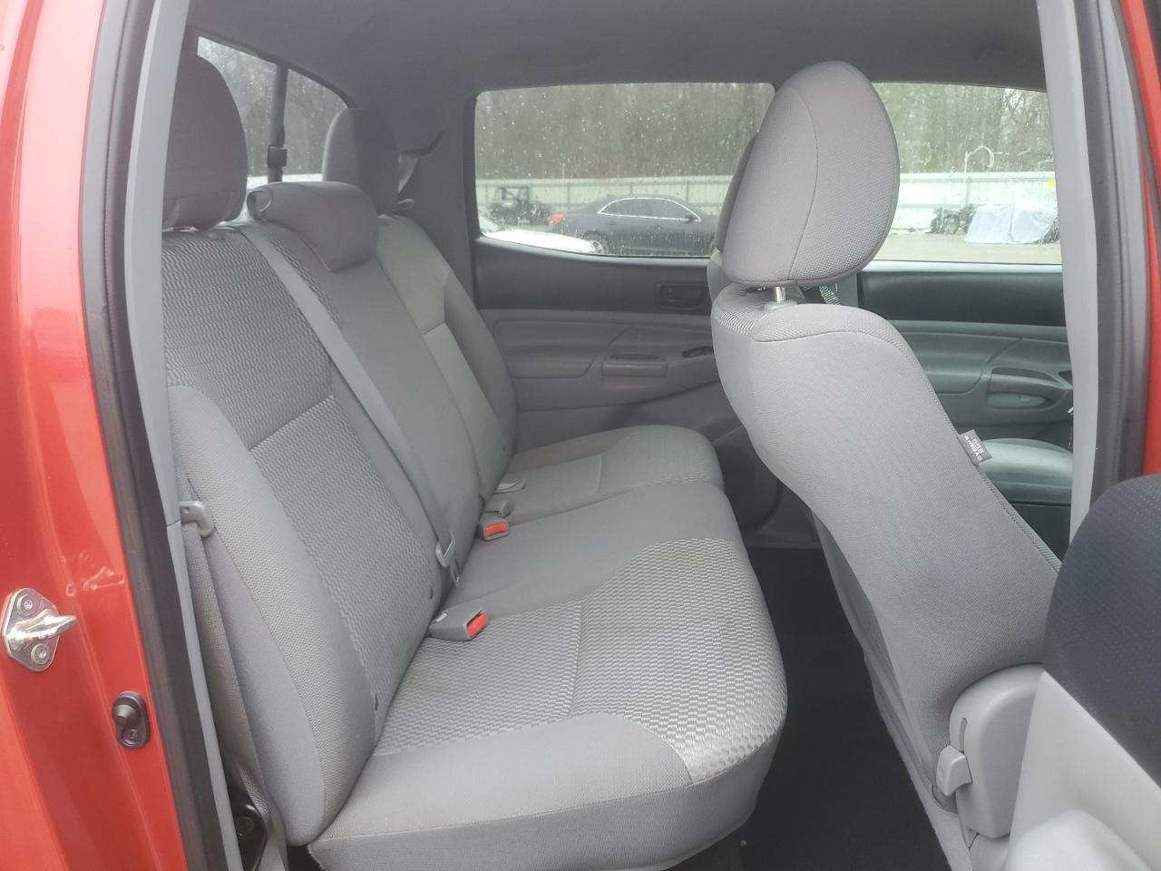 2014 Toyota Tacoma - Image 10