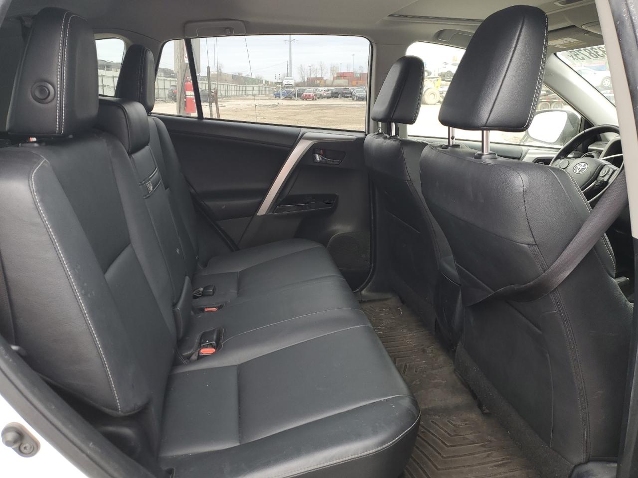 2017 Toyota RAV 4 - Image 11