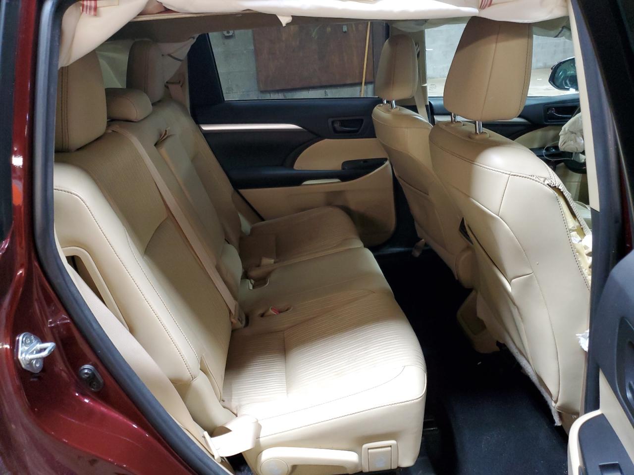 2015 Toyota Highlander - Image 12