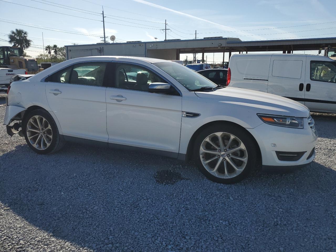 2018 Ford Taurus - Image 4