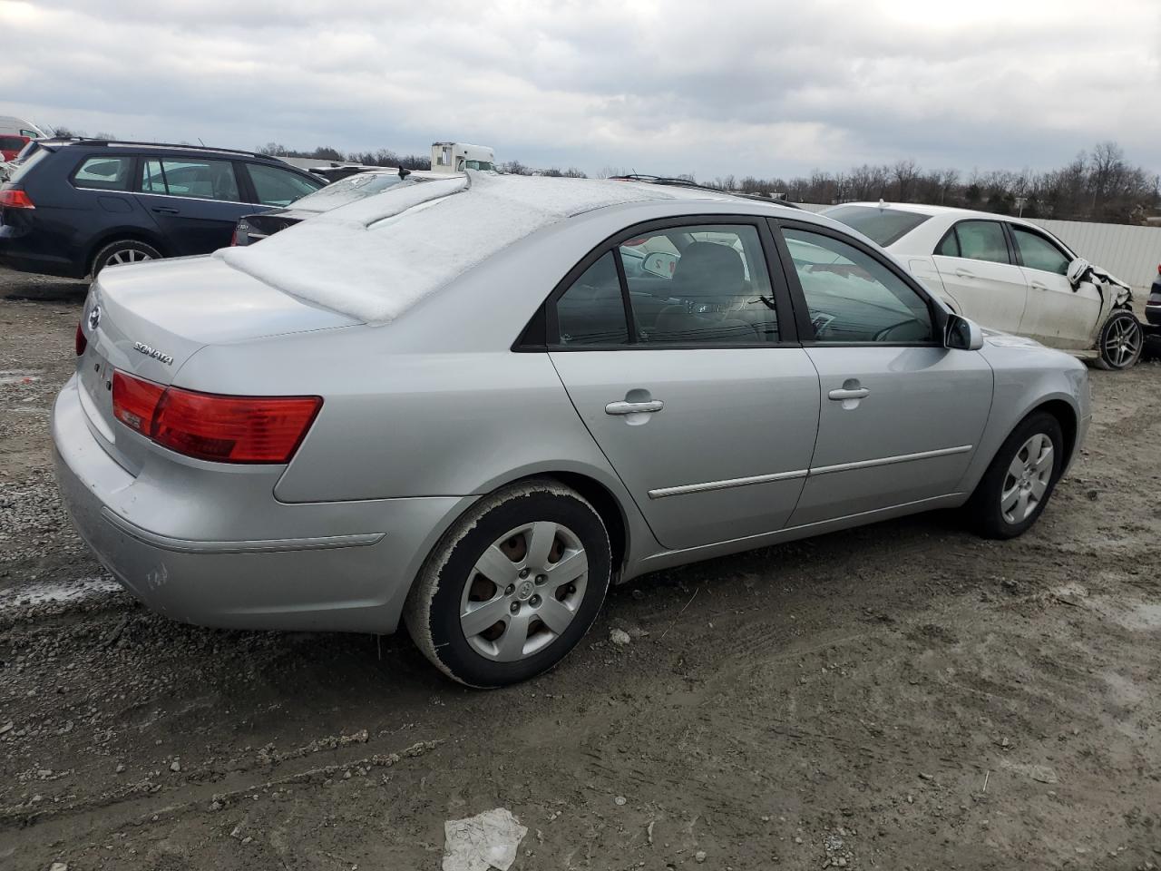 2010 Hyundai Sonata - Image 3