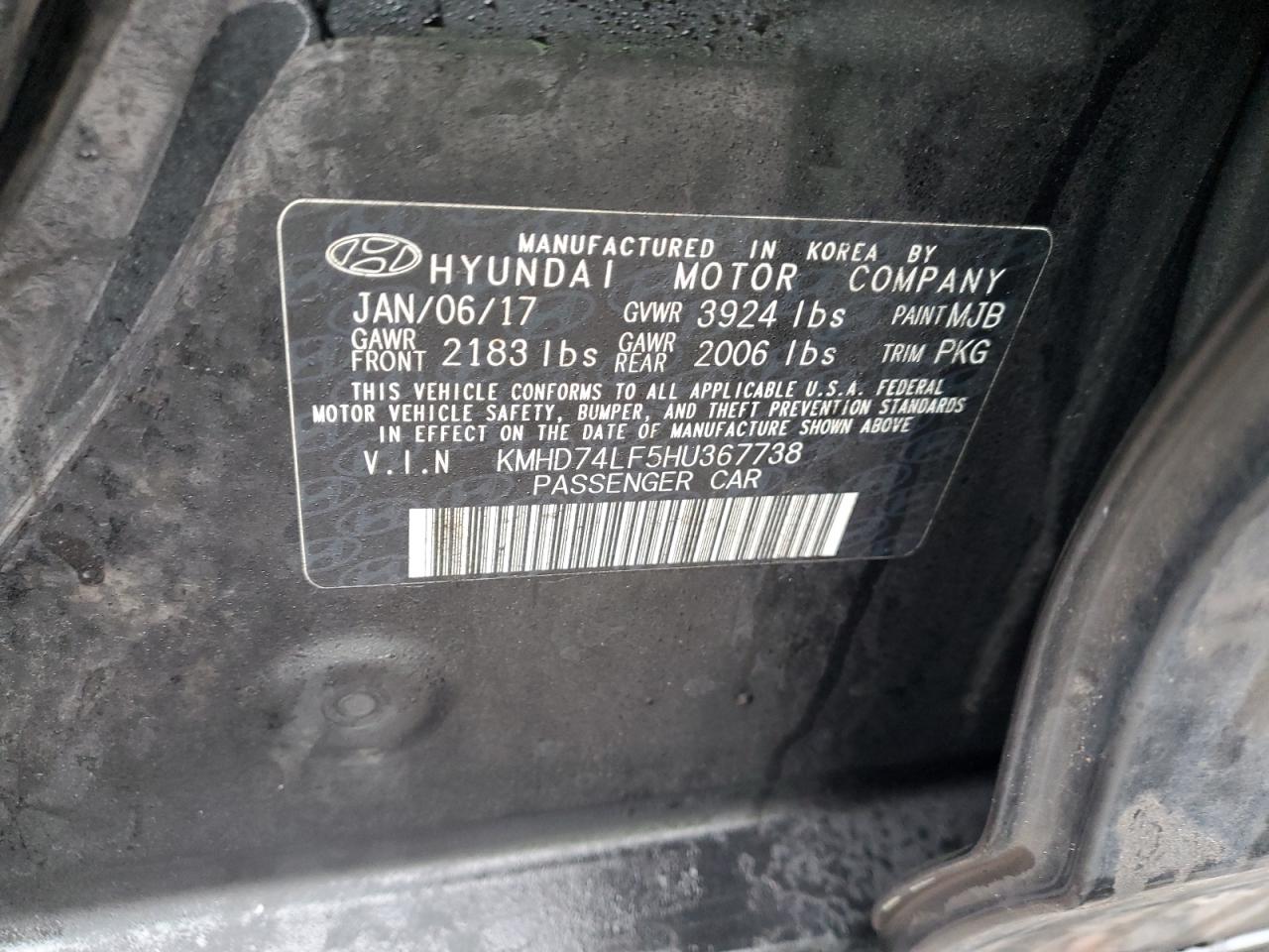 2017 Hyundai Elantra - Image 12