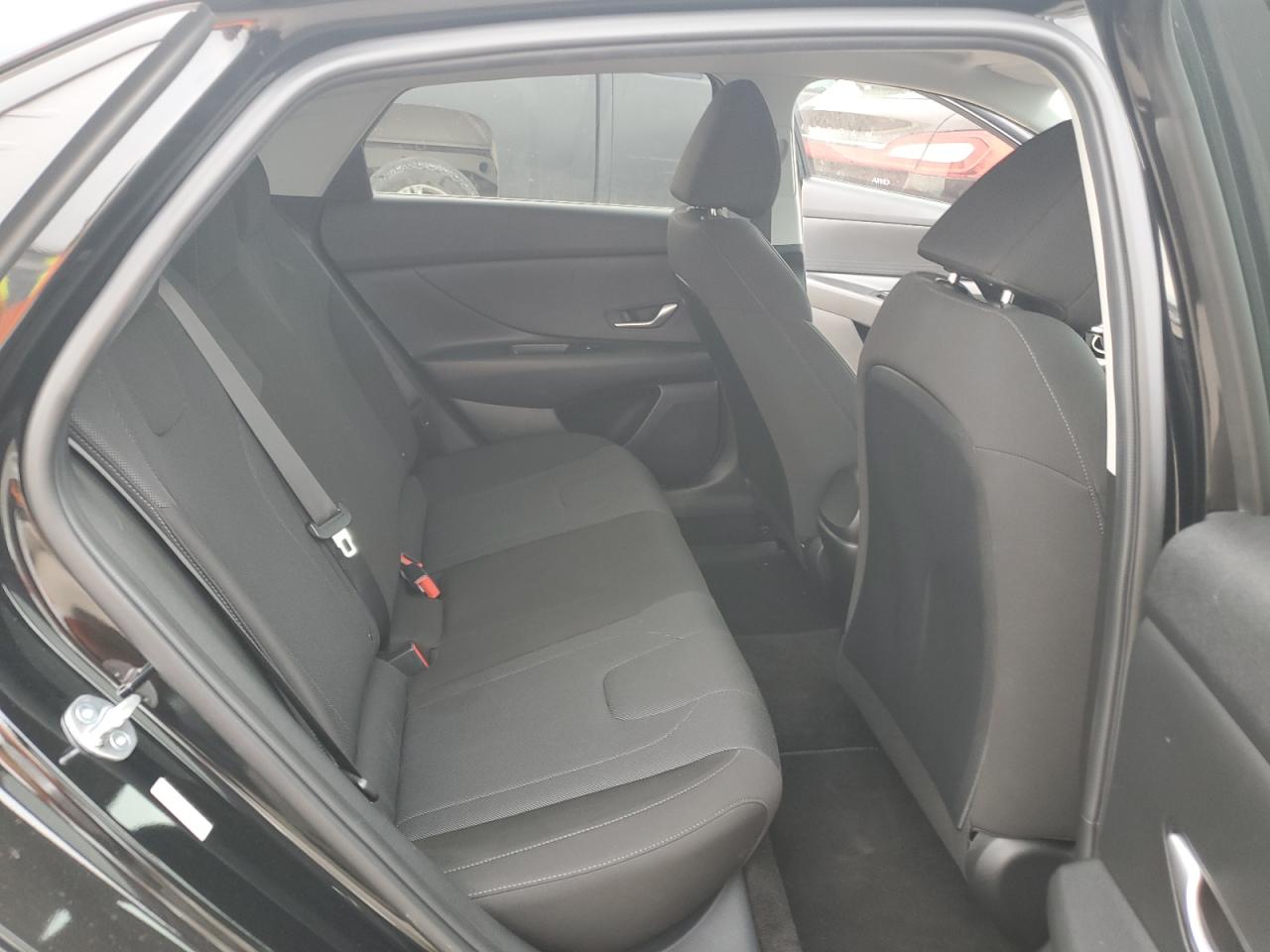 2023 Hyundai Elantra - Image 10
