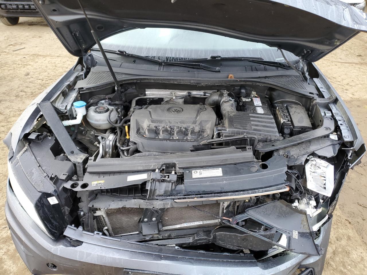 2018 Volkswagen Tiguan - Image 12