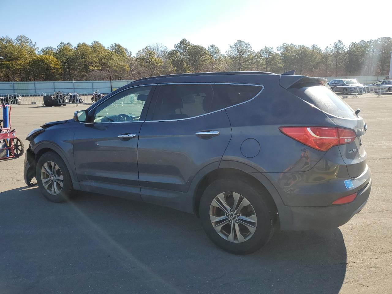 2014 Hyundai Santa Fe - Image 2