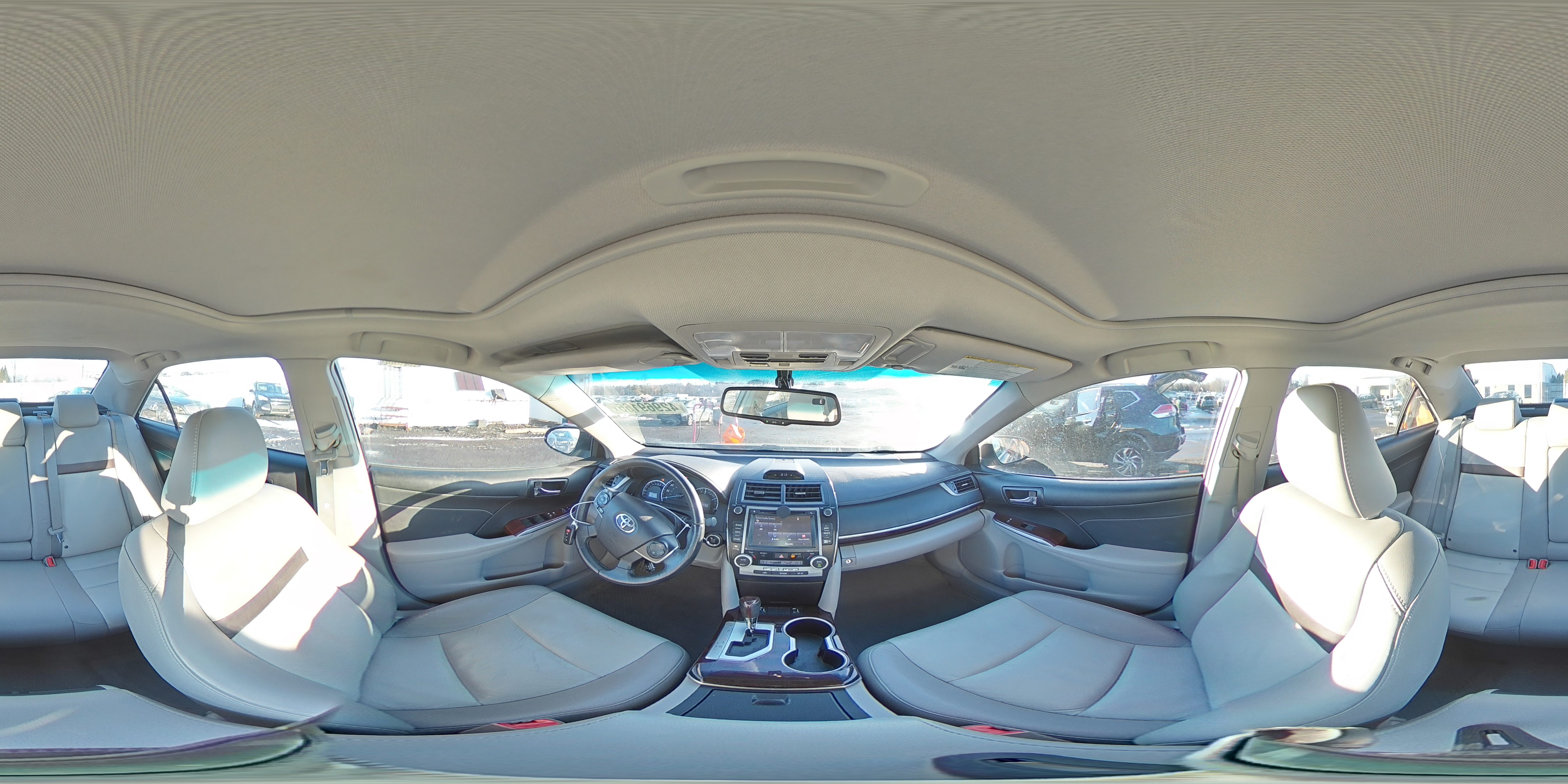 2014 Toyota Camry - Image 13