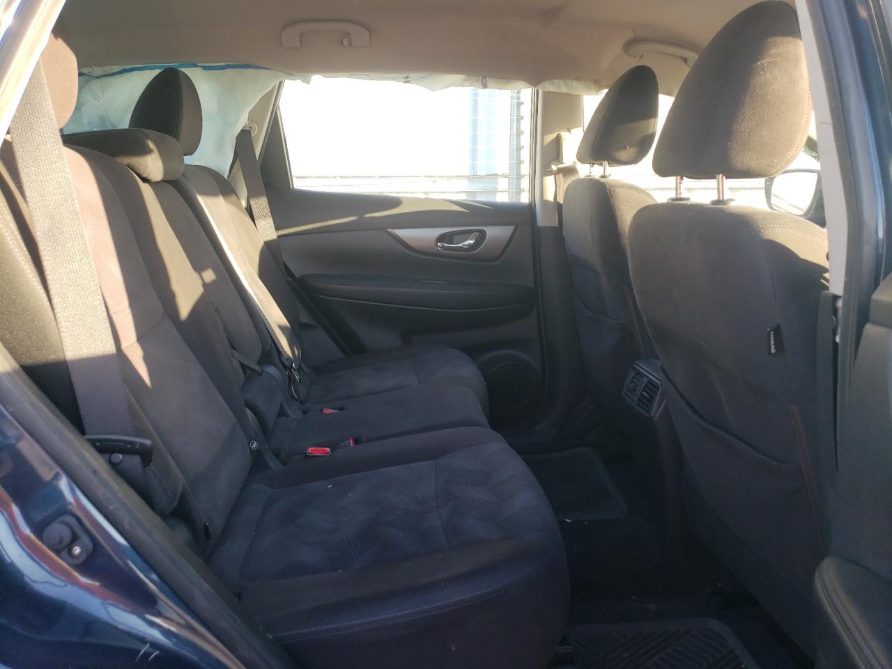 2015 Nissan Rogue - Image 11