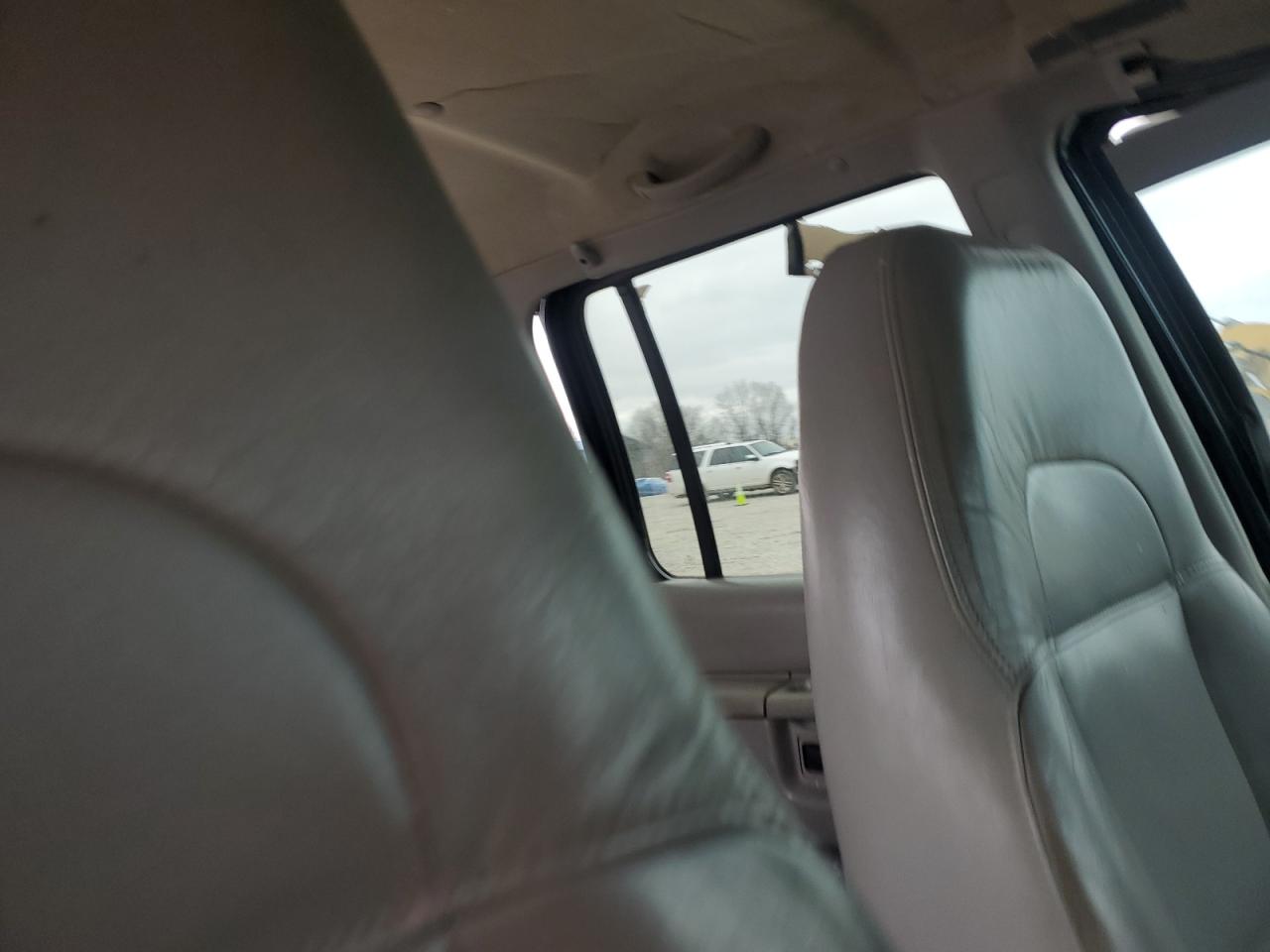 1999 Ford Explorer - Image 10