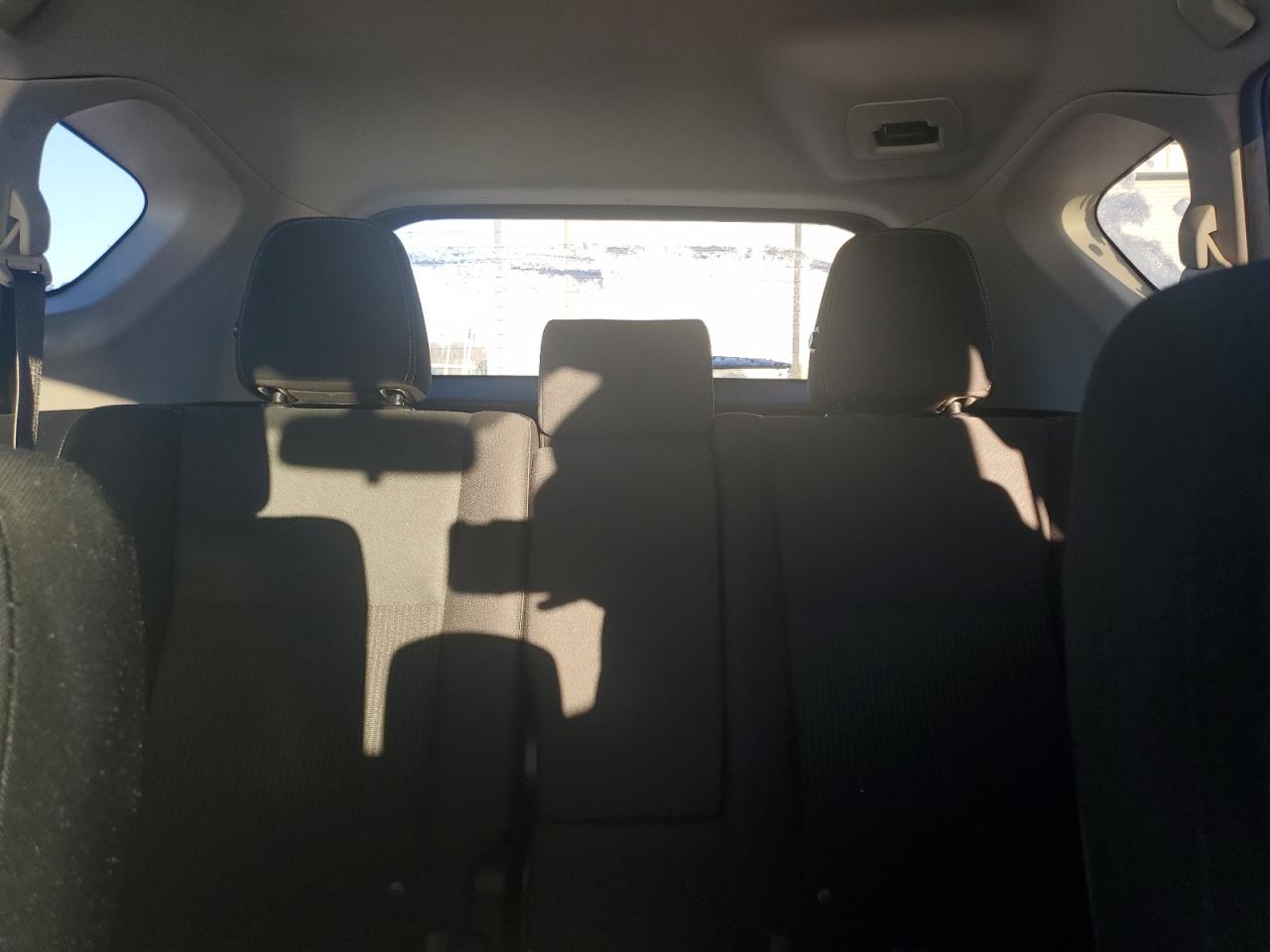 2015 Toyota RAV 4 - Image 10