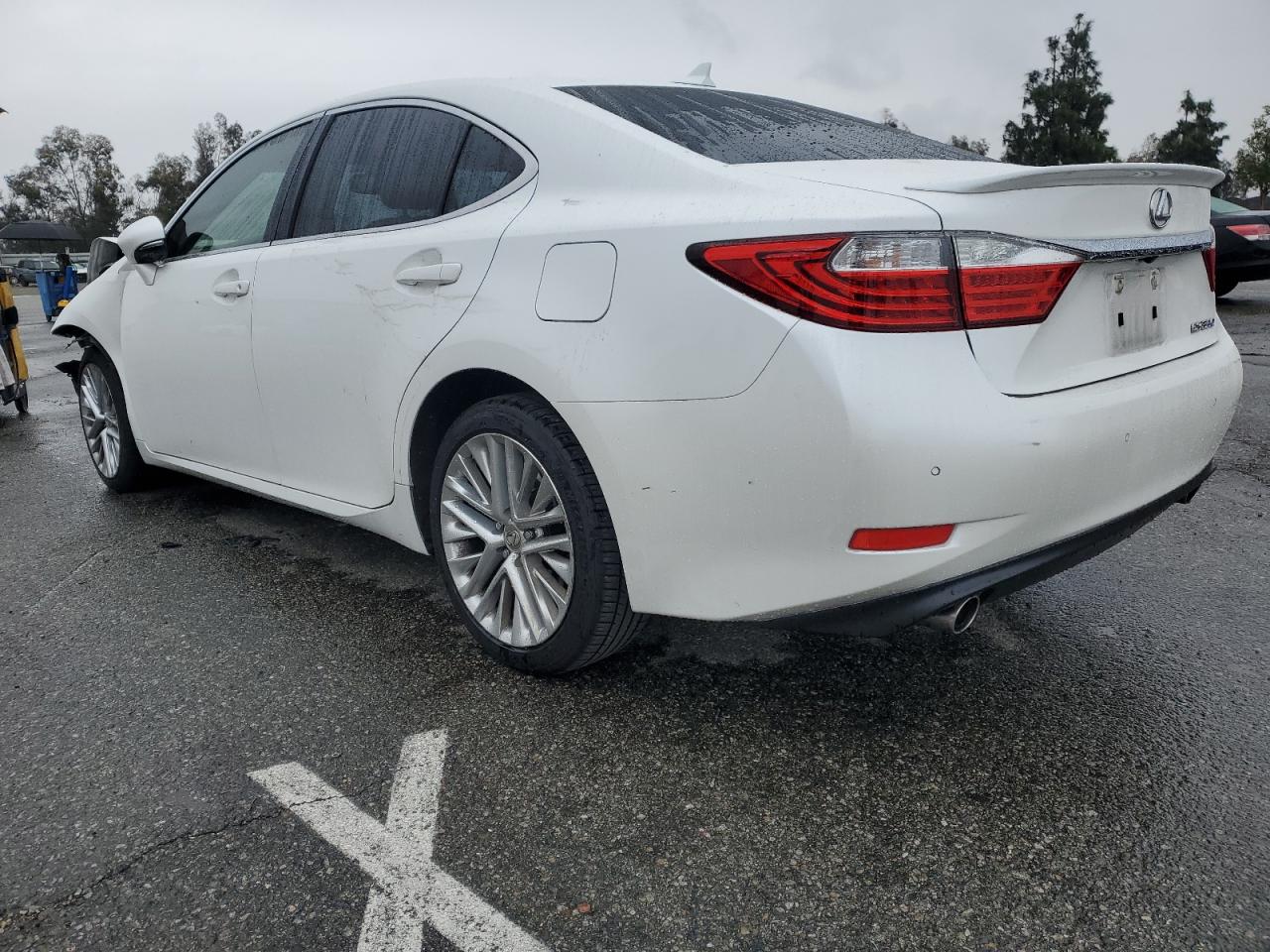 2014 Lexus ES - Image 2