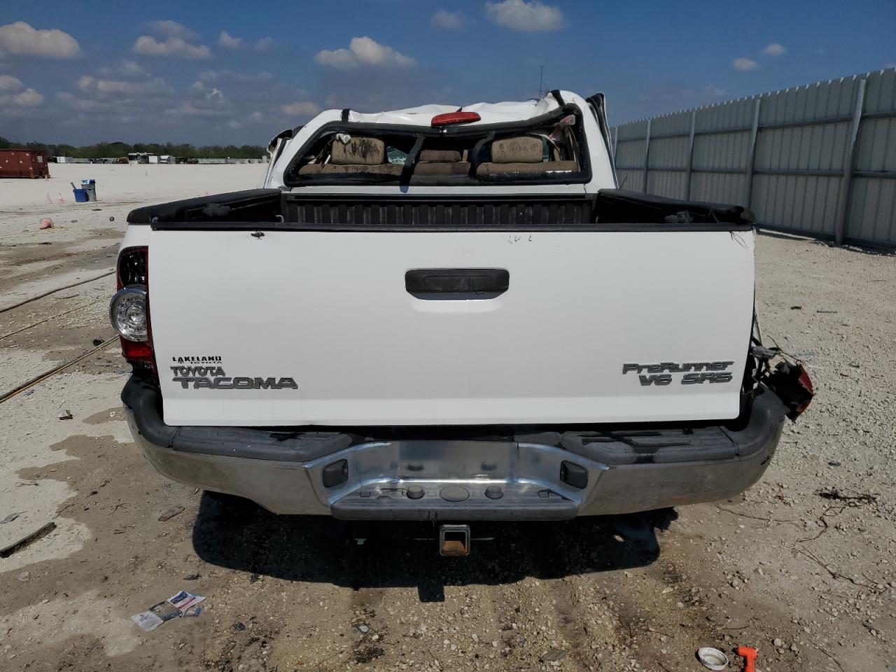 2015 Toyota Tacoma - Image 6