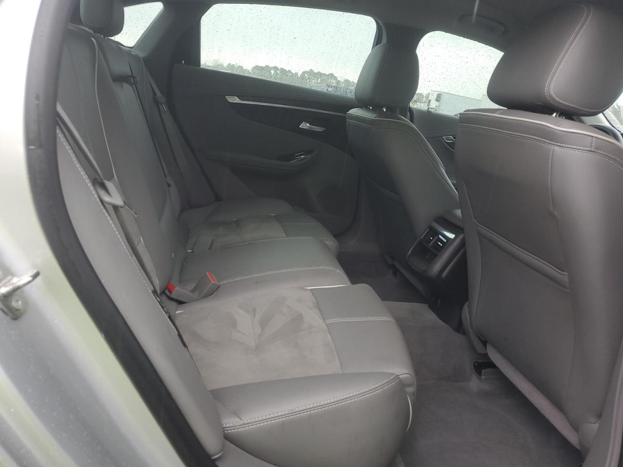 2015 Chevrolet Impala - Image 10