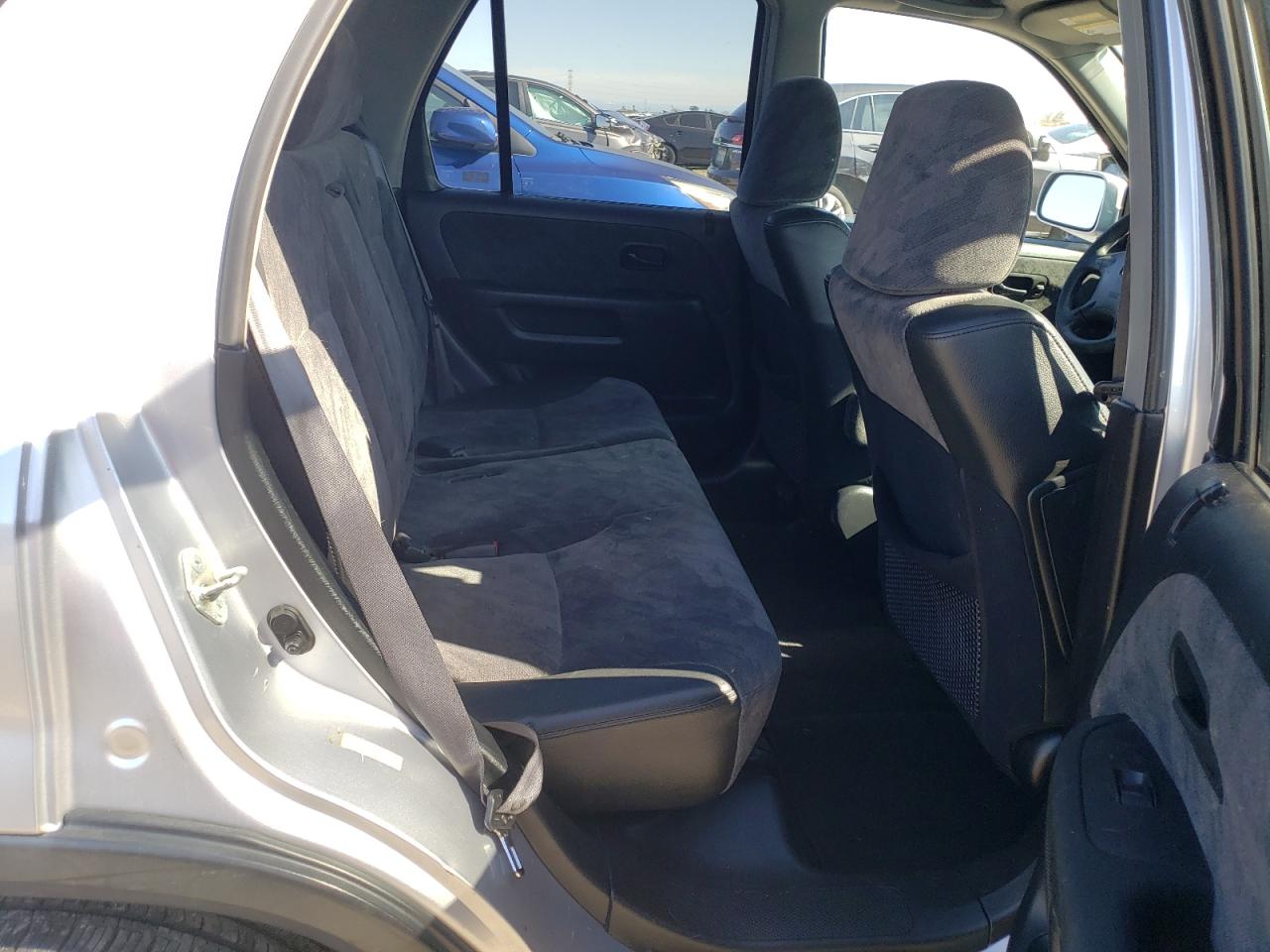 2004 Honda CR-V - Image 10