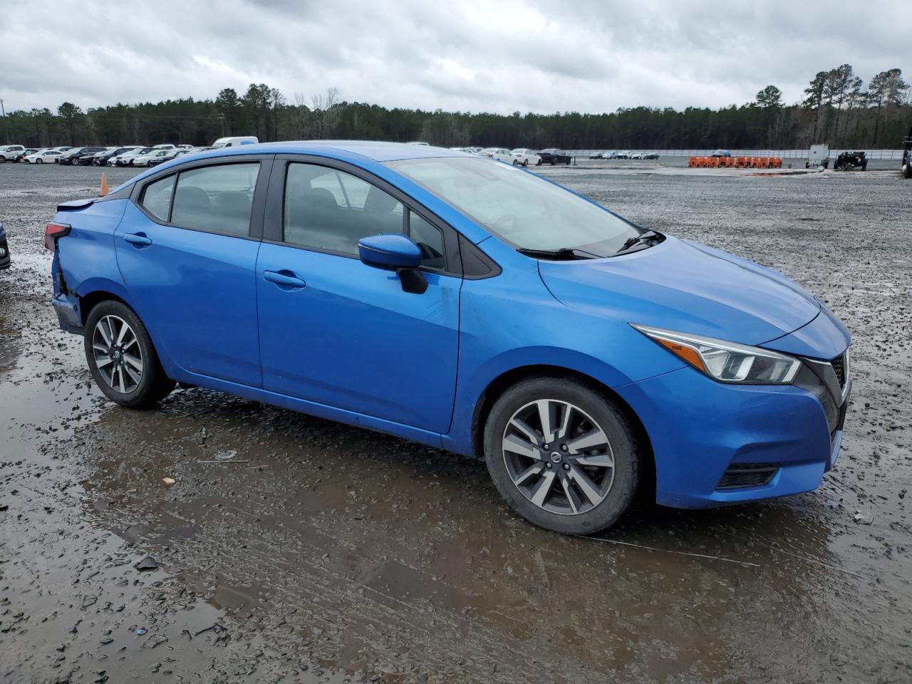 2021 Nissan Versa - Image 4