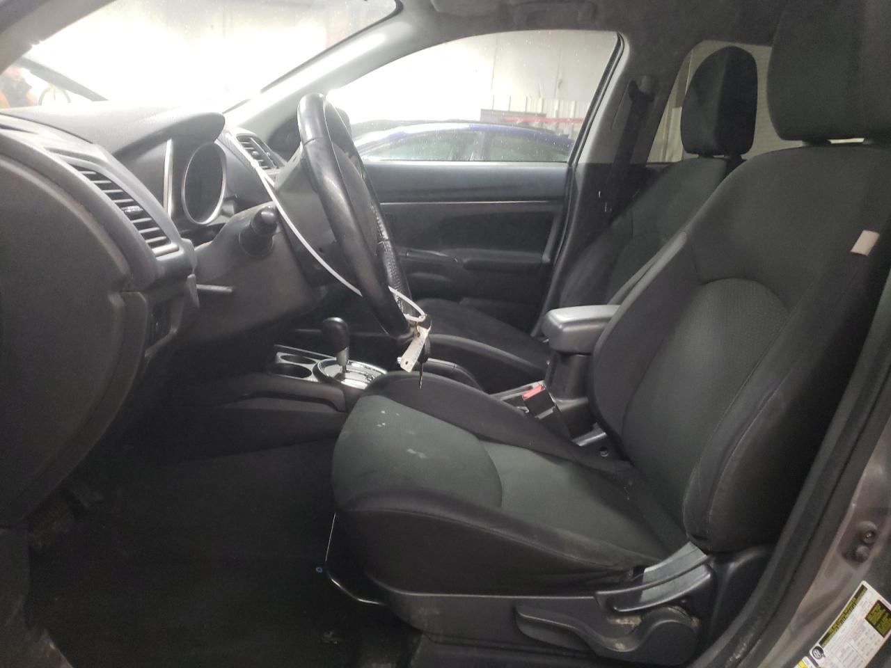 2015 Mitsubishi Outlander - Image 7