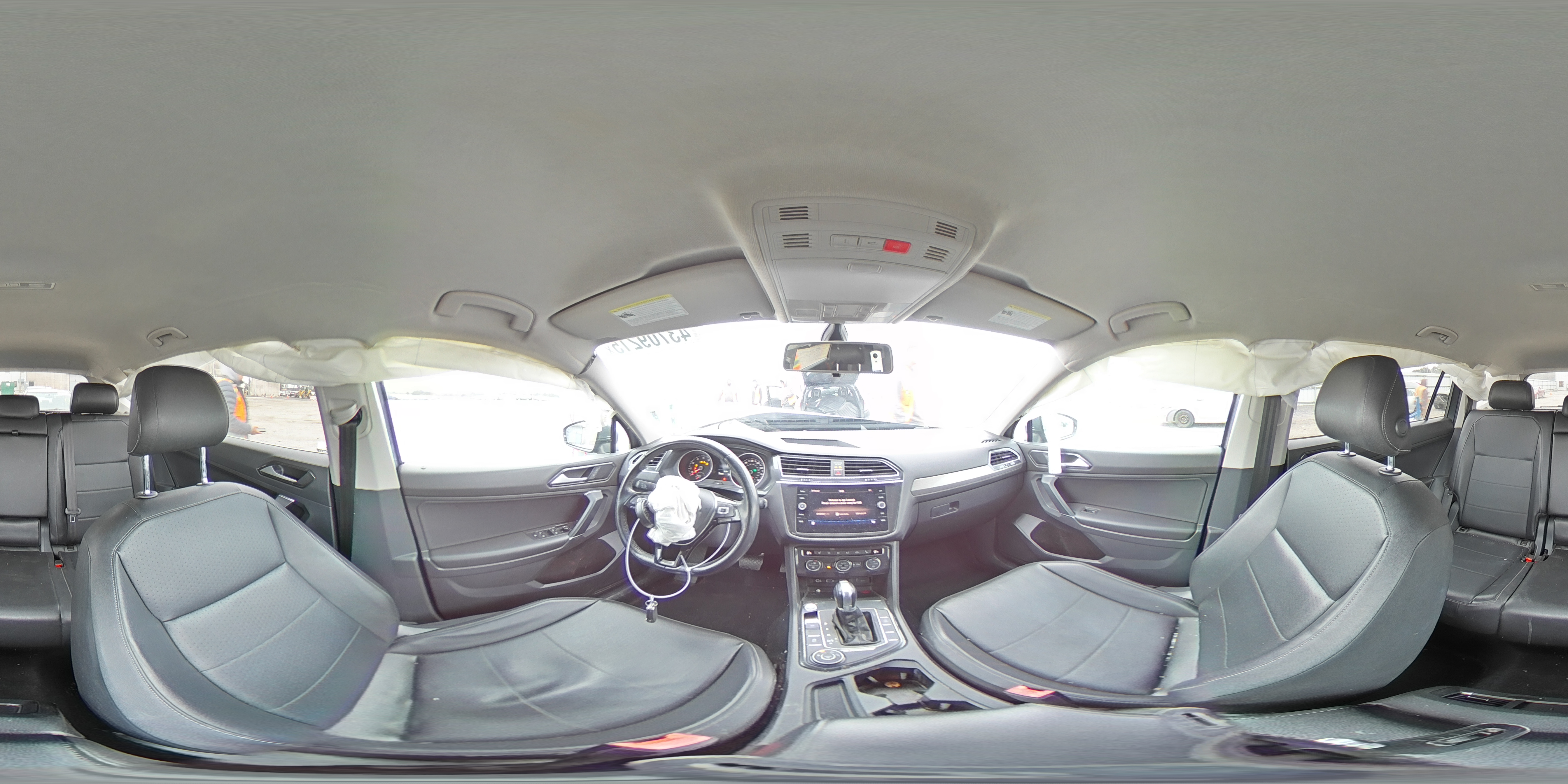 2018 Volkswagen Tiguan - Image 13