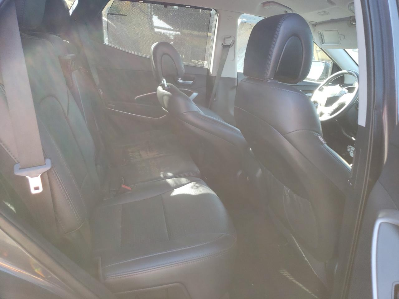 2015 Hyundai Santa Fe - Image 11