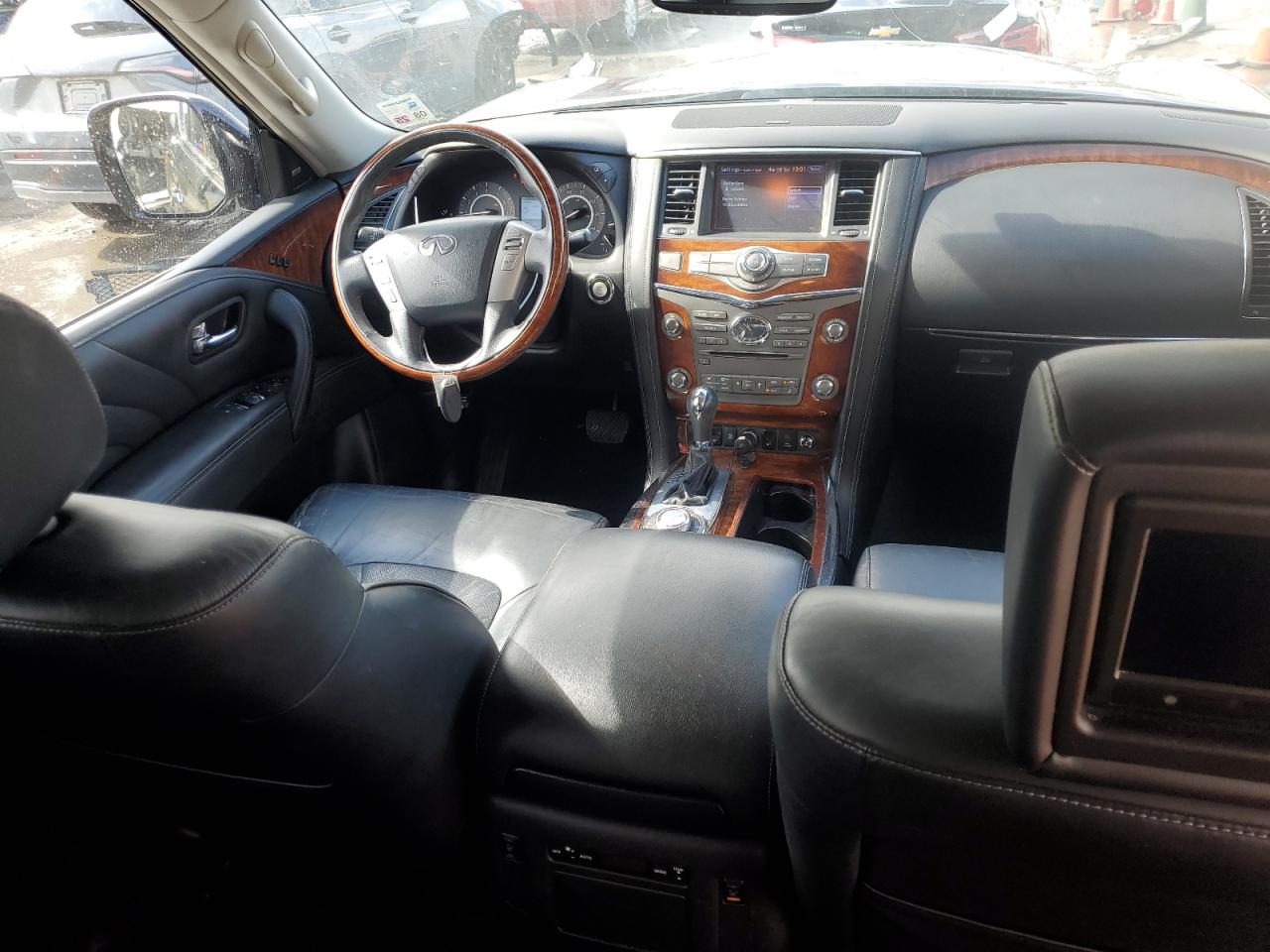 2016 Infiniti QX80 - Image 8
