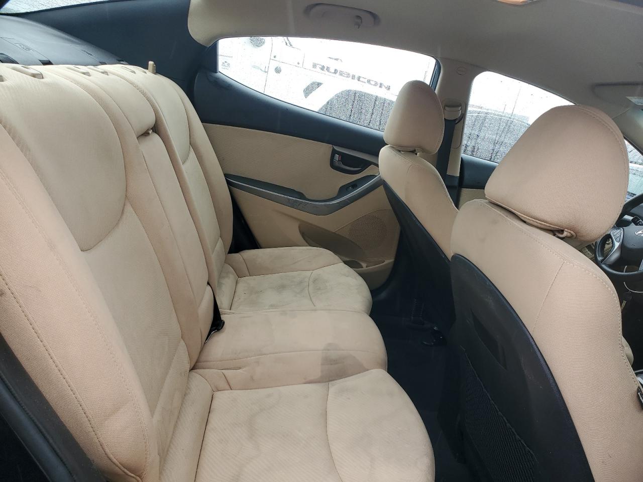 2013 Hyundai Elantra - Image 10