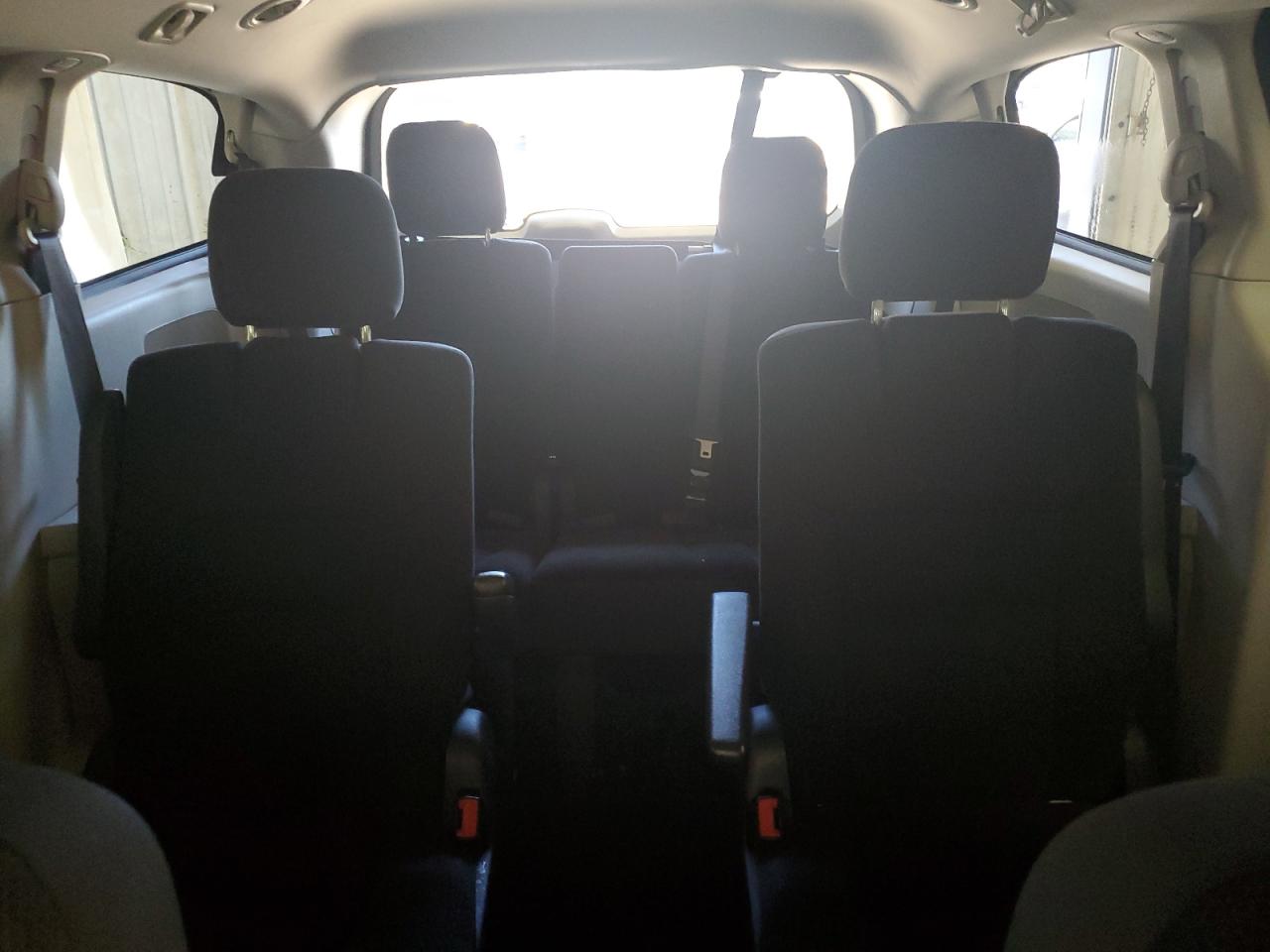 2019 Dodge Caravan - Image 10