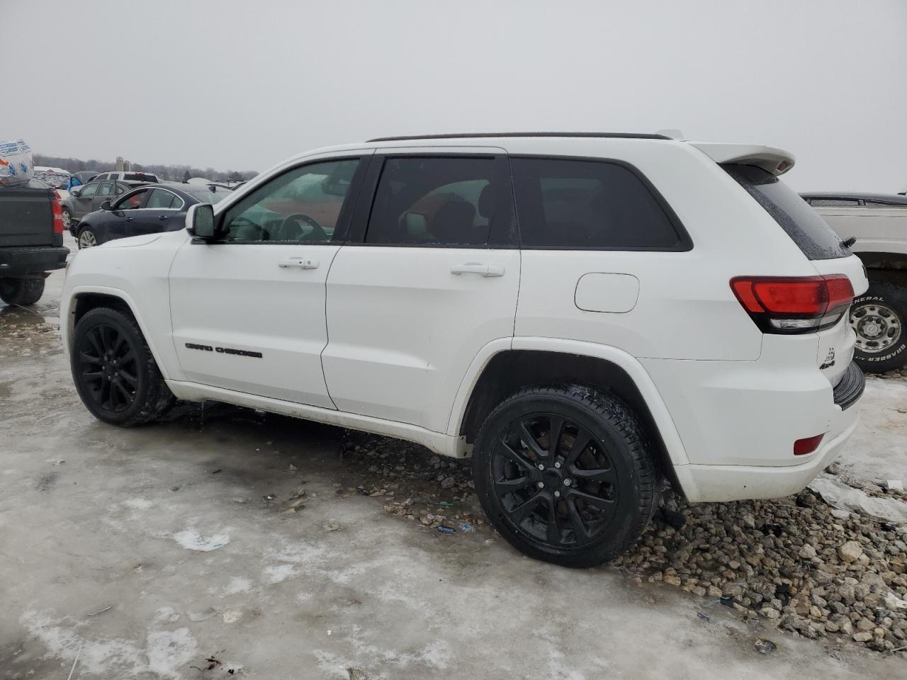2018 Jeep Grand Cherokee - Image 2