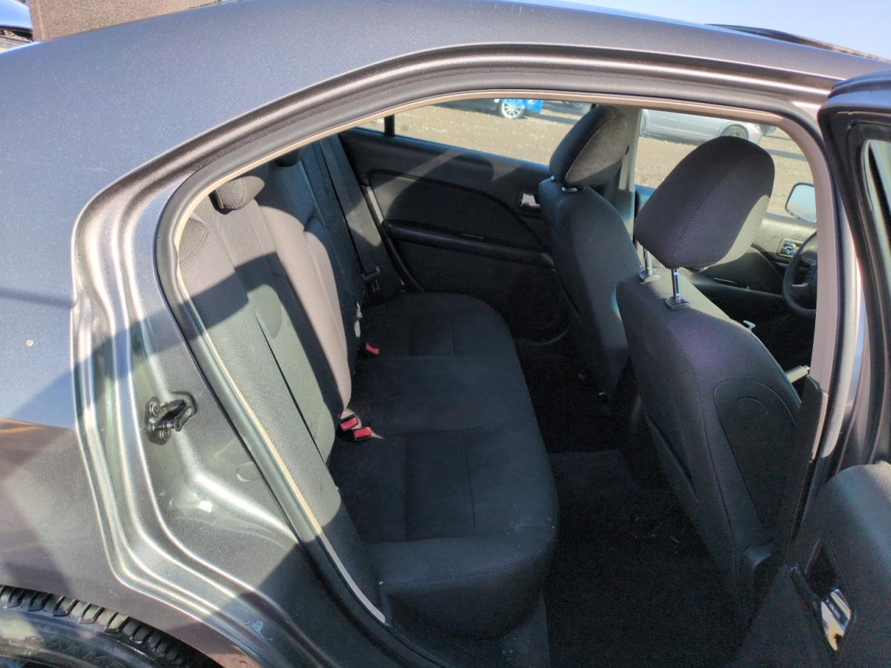 2010 Ford Fusion - Image 10